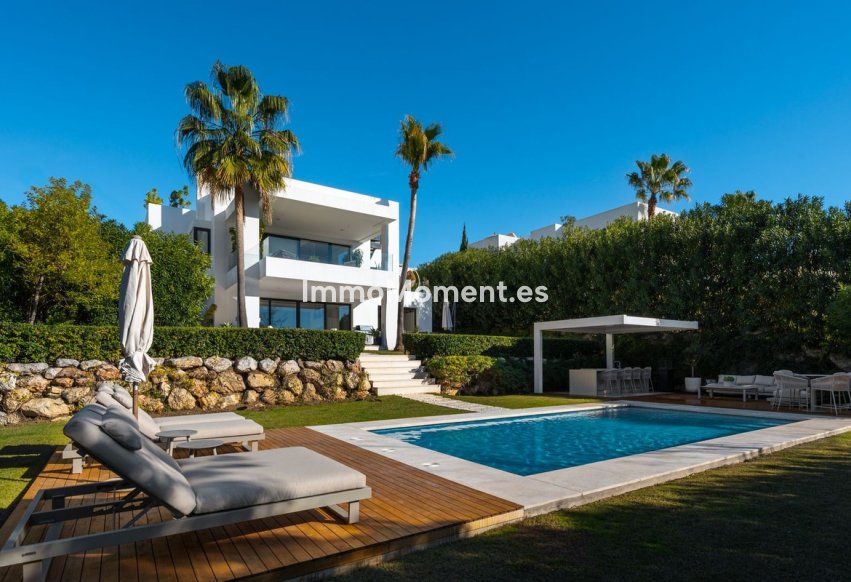Resale - Villa - Marbella - Nueva Andalucía