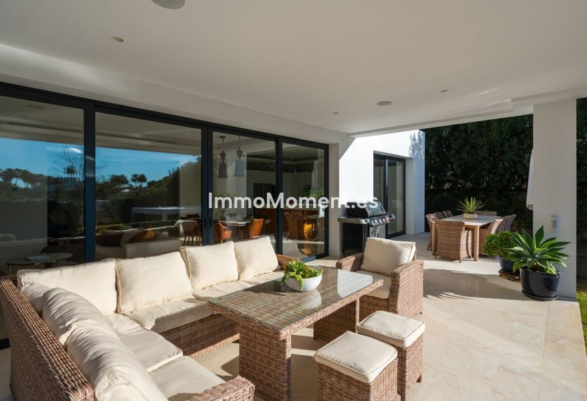 Resale - Villa - Marbella - Nueva Andalucía