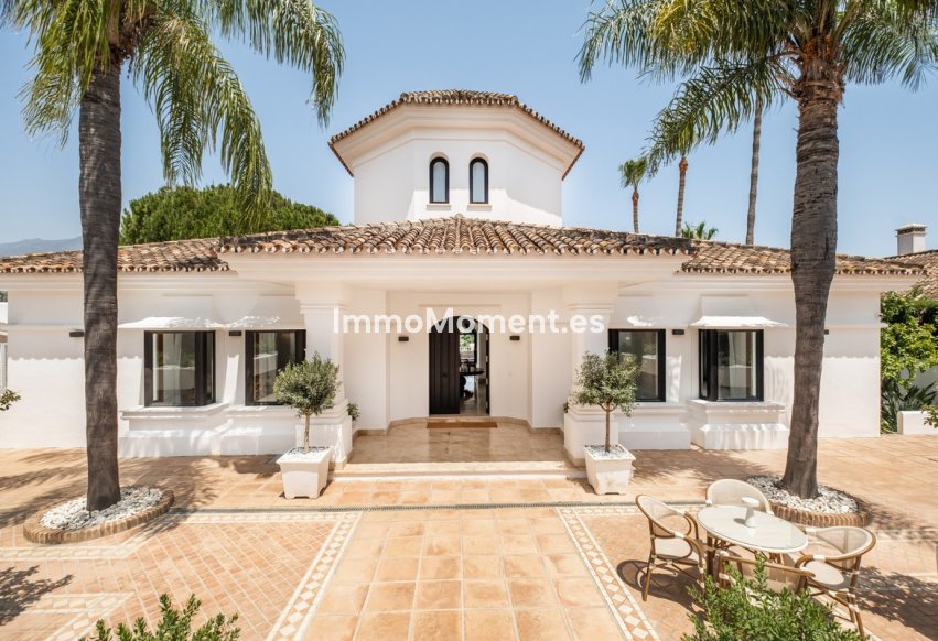 Resale - Villa - Marbella - Nueva Andalucía