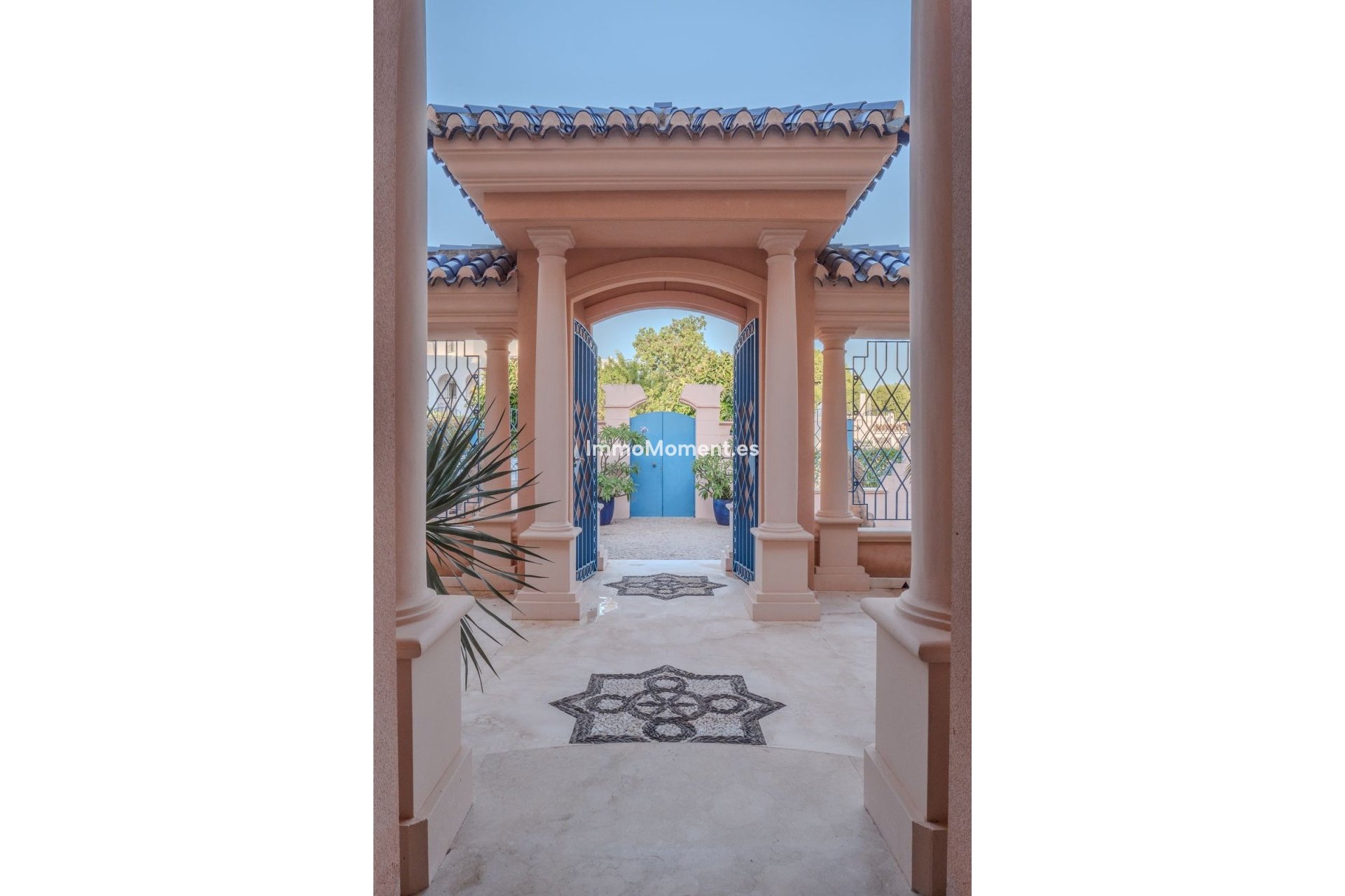 Resale - Villa - Marbella - Nueva Andalucía