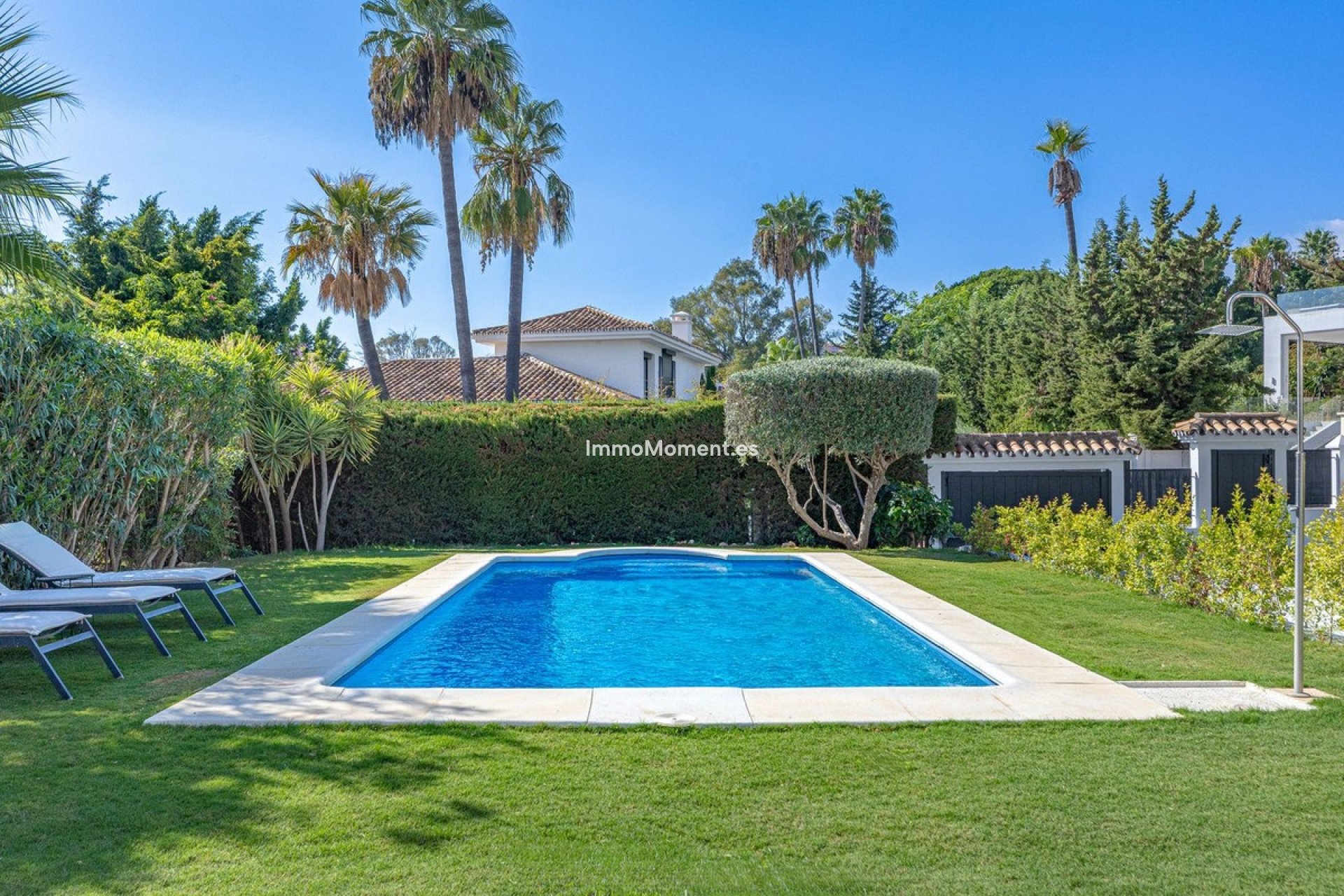 Resale - Villa - Marbella - Nueva Andalucía