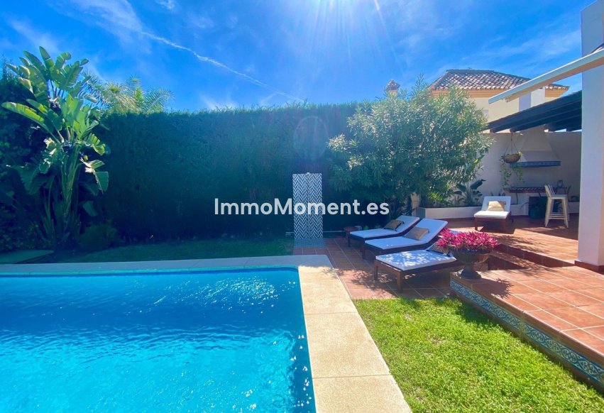 Resale - Villa - Marbella - Nueva Andalucía