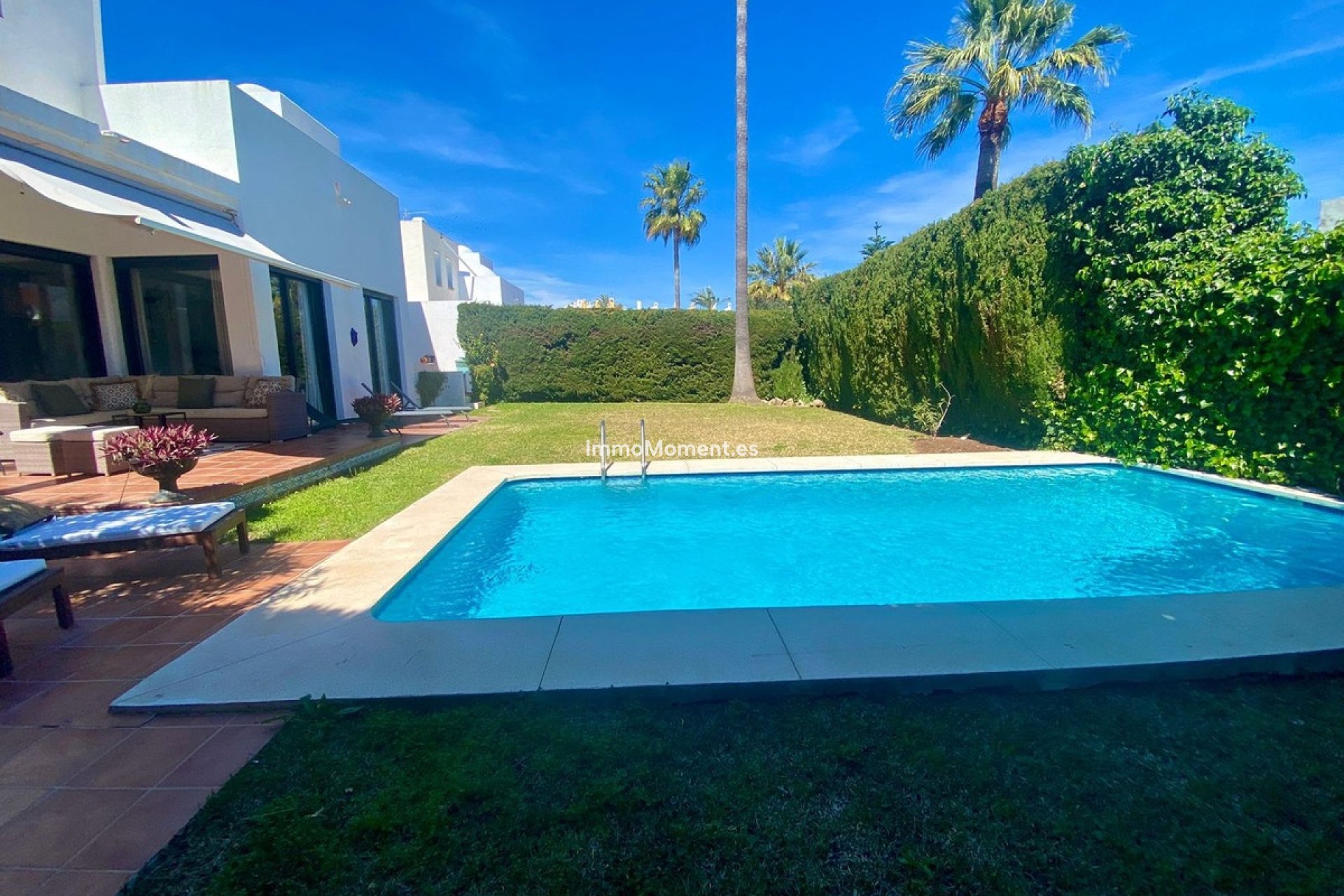 Resale - Villa - Marbella - Nueva Andalucía