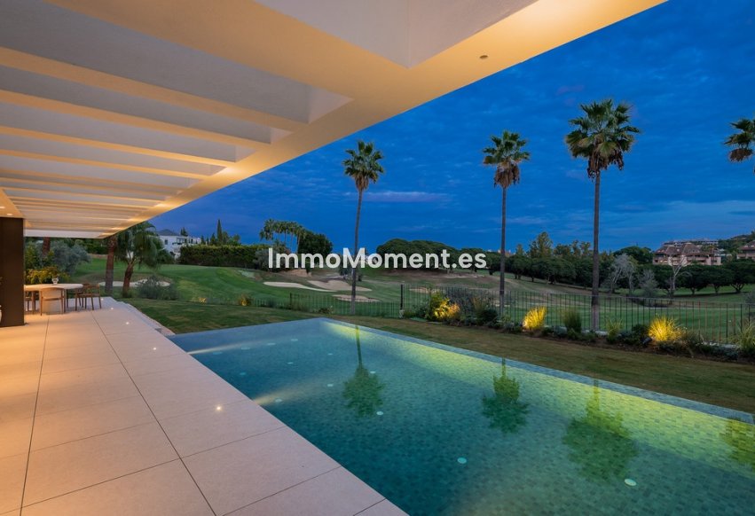 Resale - Villa - Marbella - Nueva Andalucía