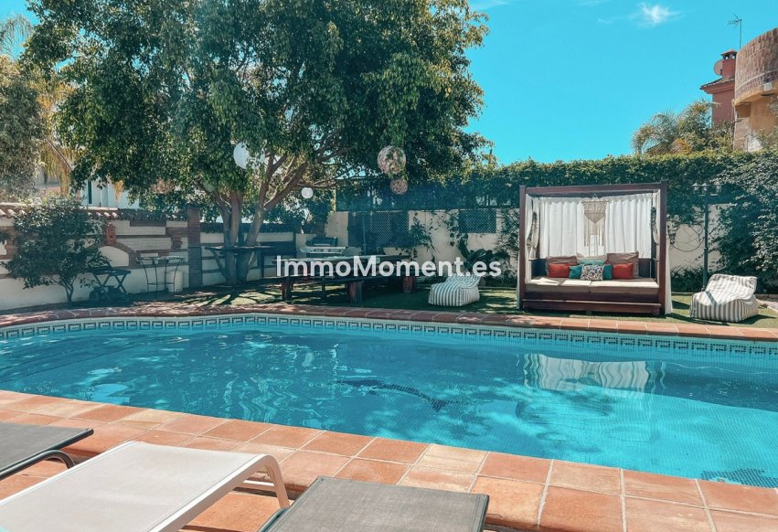 Resale - Villa - Marbella - Nueva Andalucía