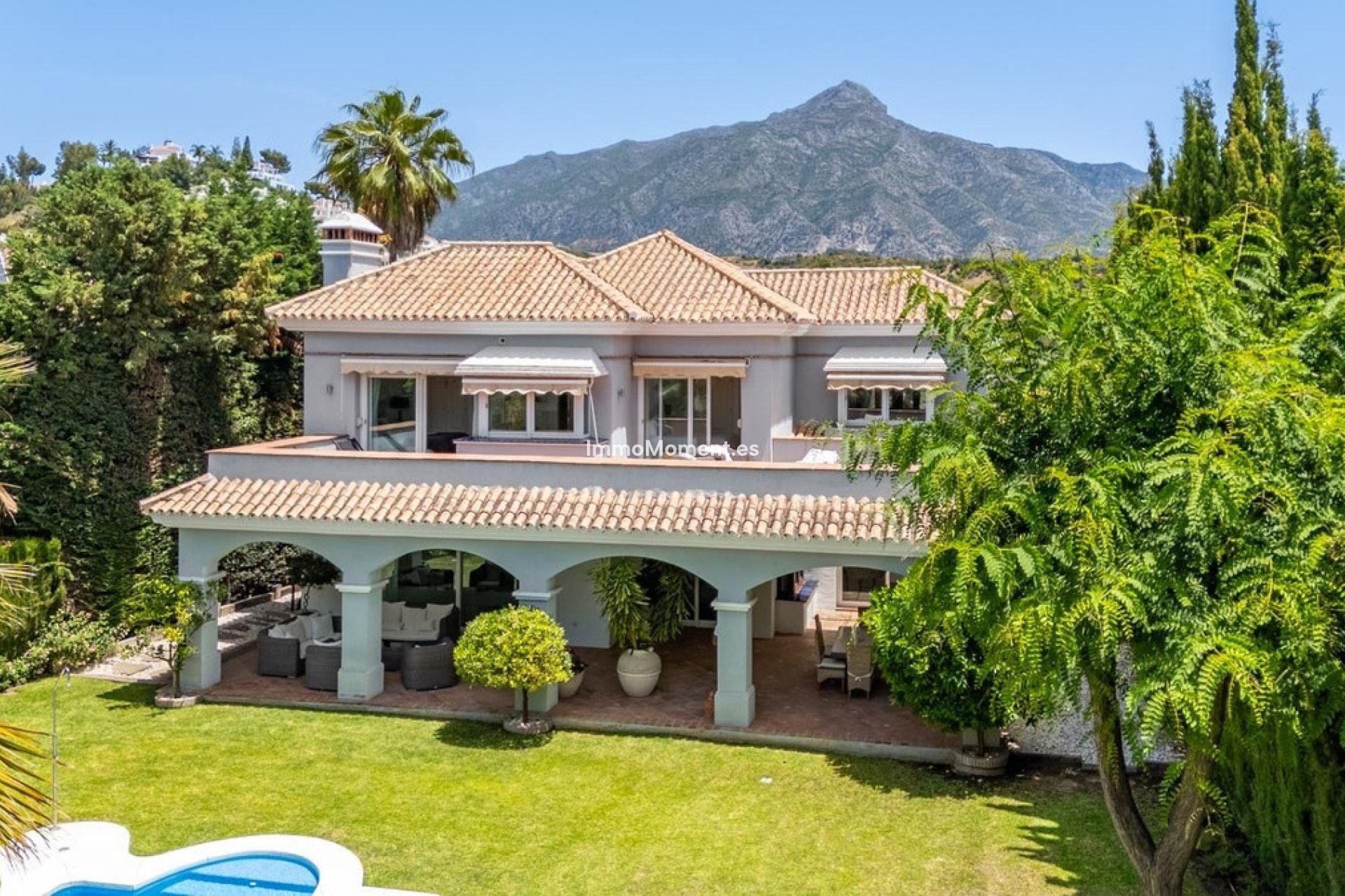 Resale - Villa - Marbella - Nueva Andalucía