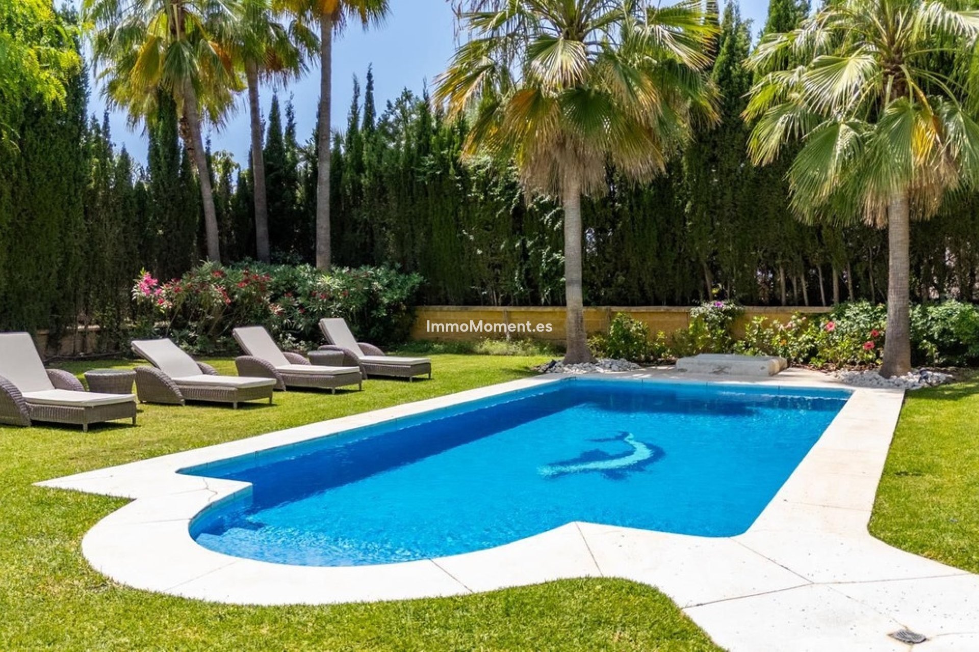 Resale - Villa - Marbella - Nueva Andalucía