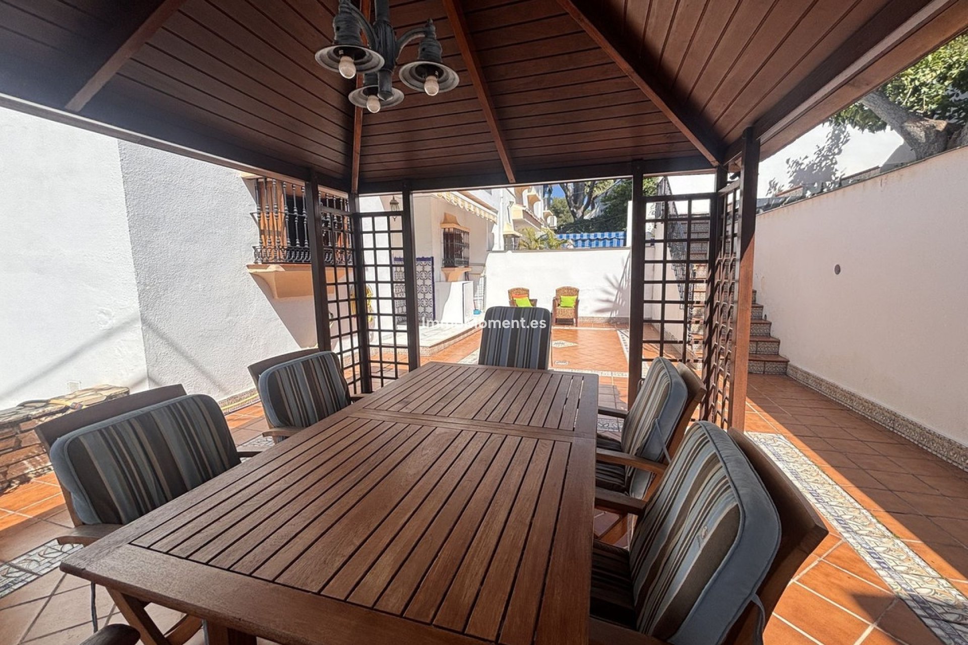 Resale - Villa - Marbella - Nueva Andalucía