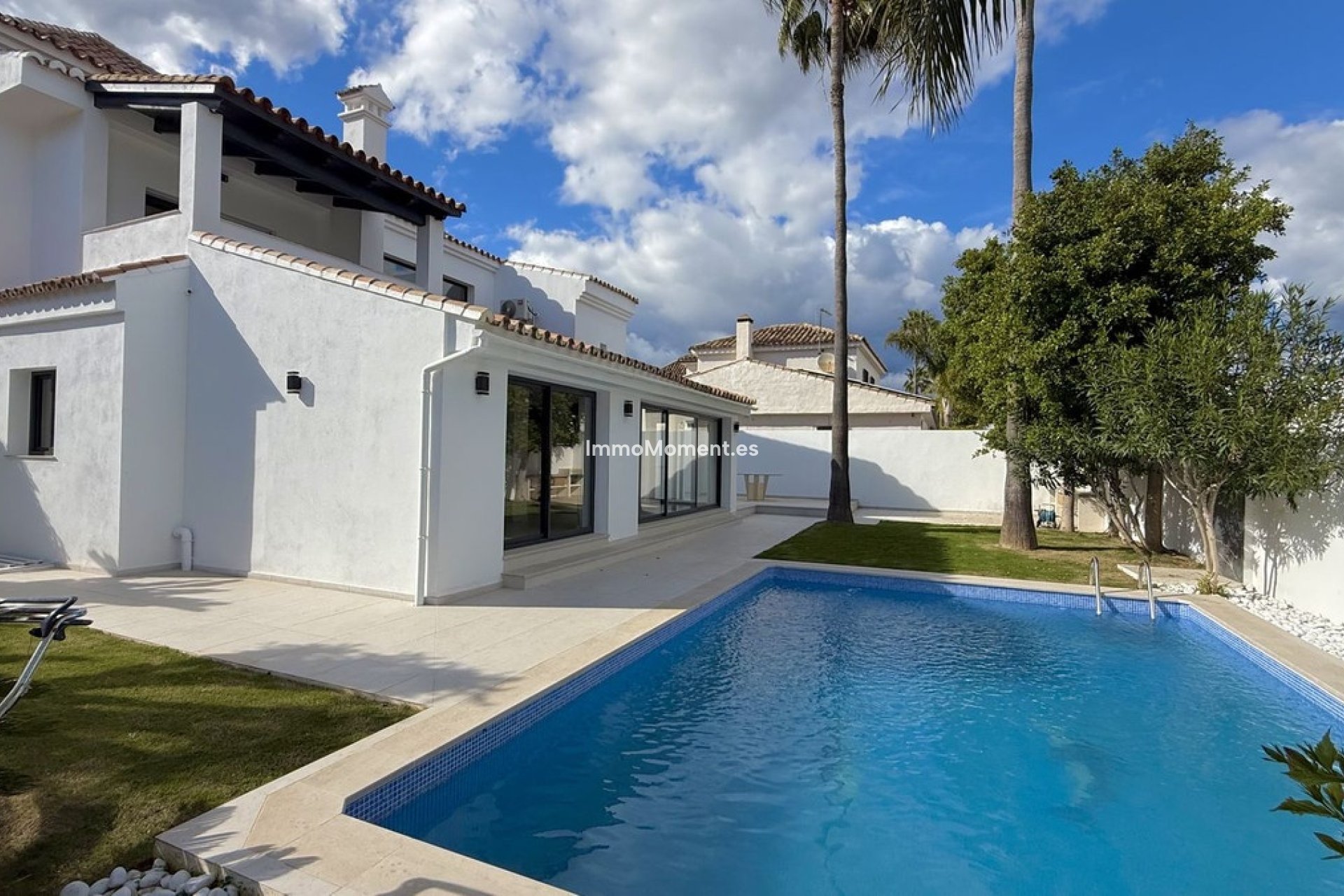 Resale - Villa - Marbella - Nueva Andalucía