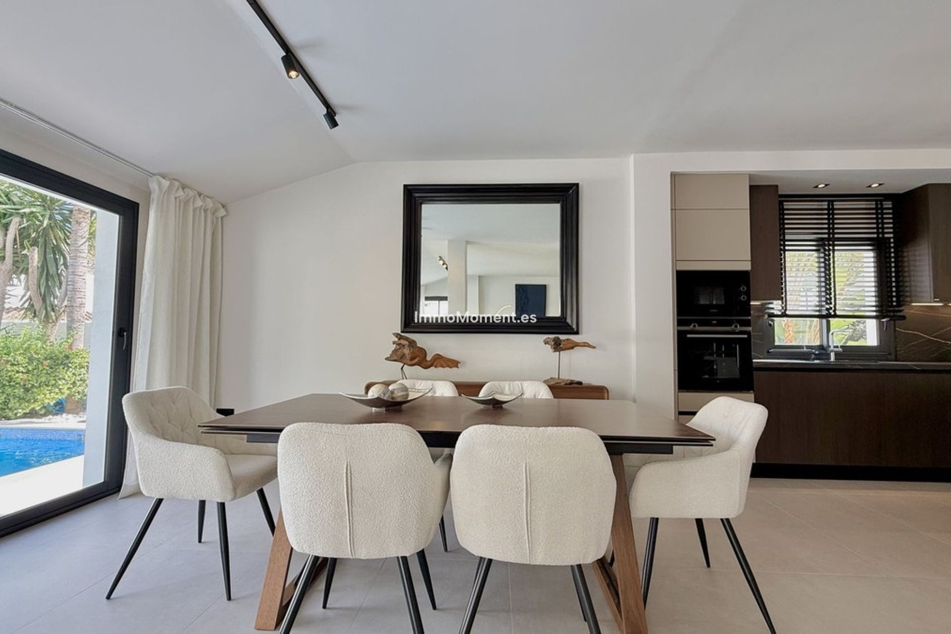 Resale - Villa - Marbella - Nueva Andalucía