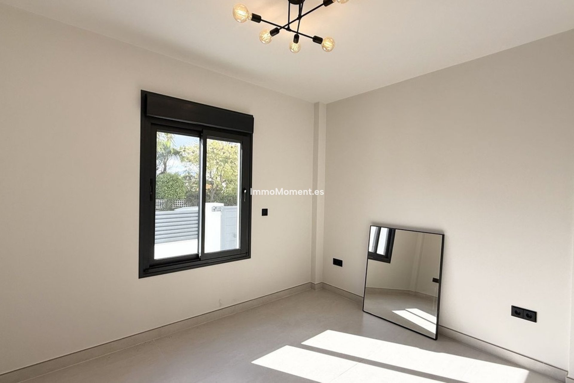 Resale - Villa - Marbella - Nueva Andalucía