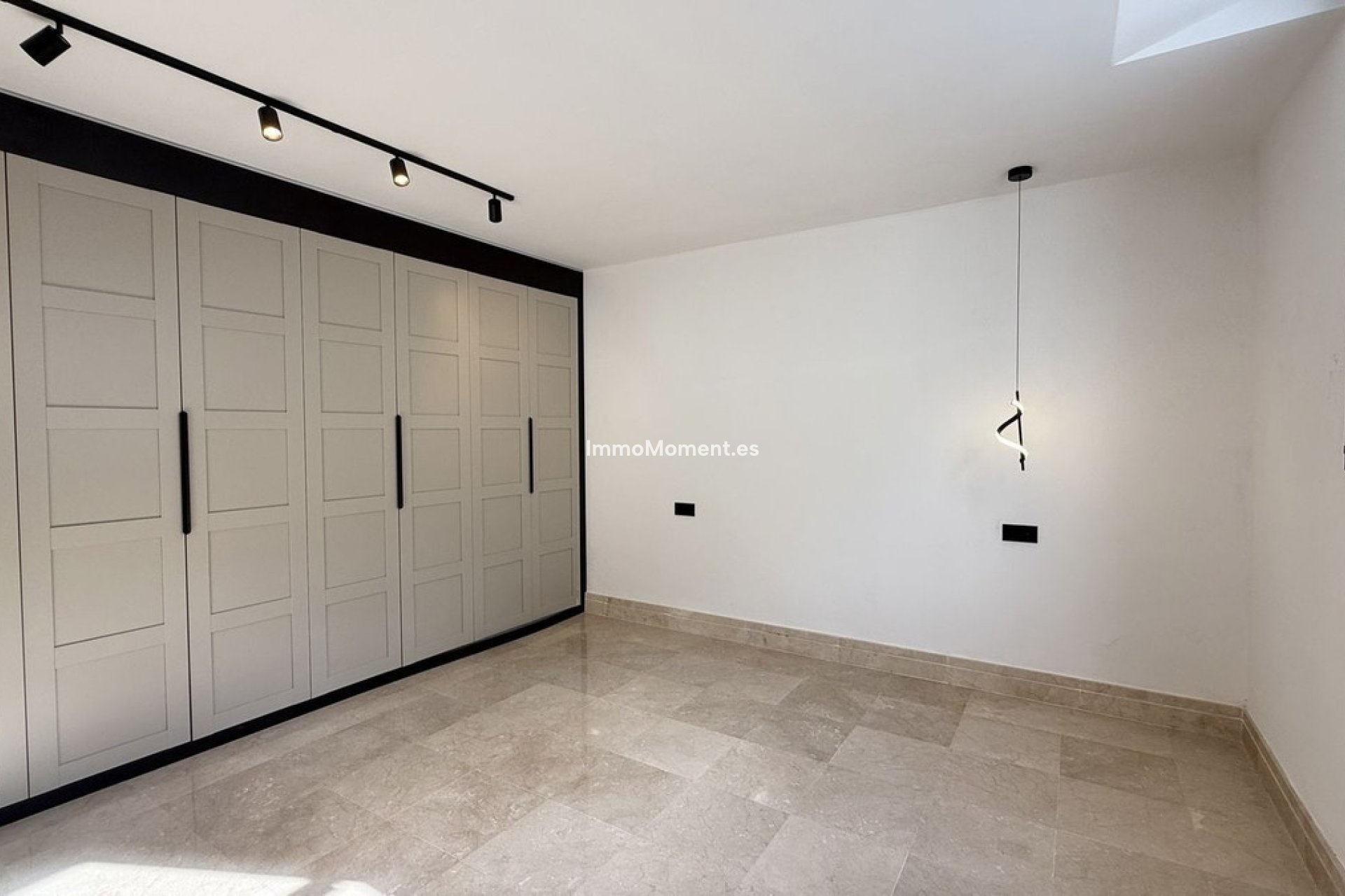 Resale - Villa - Marbella - Nueva Andalucía