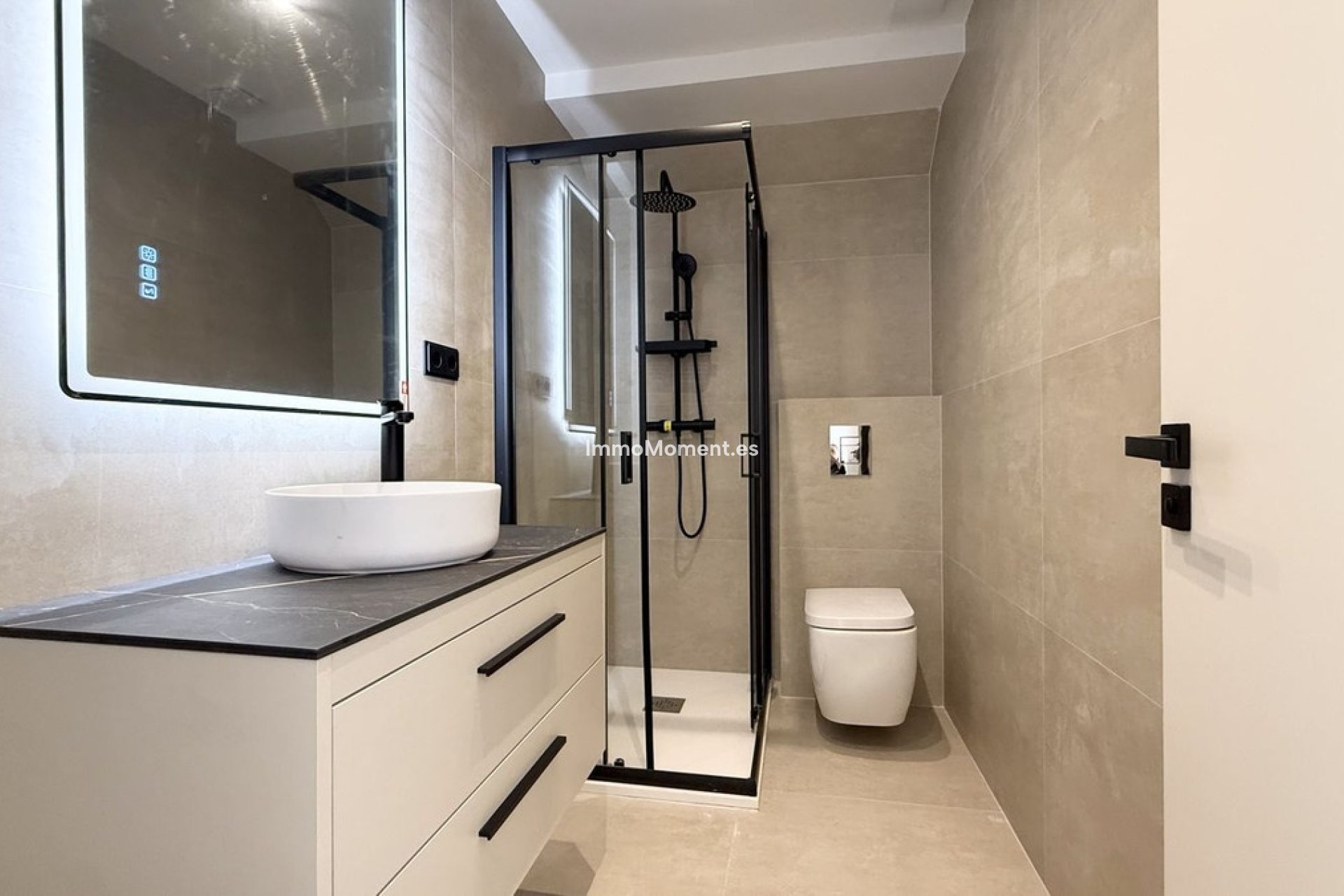 Resale - Villa - Marbella - Nueva Andalucía