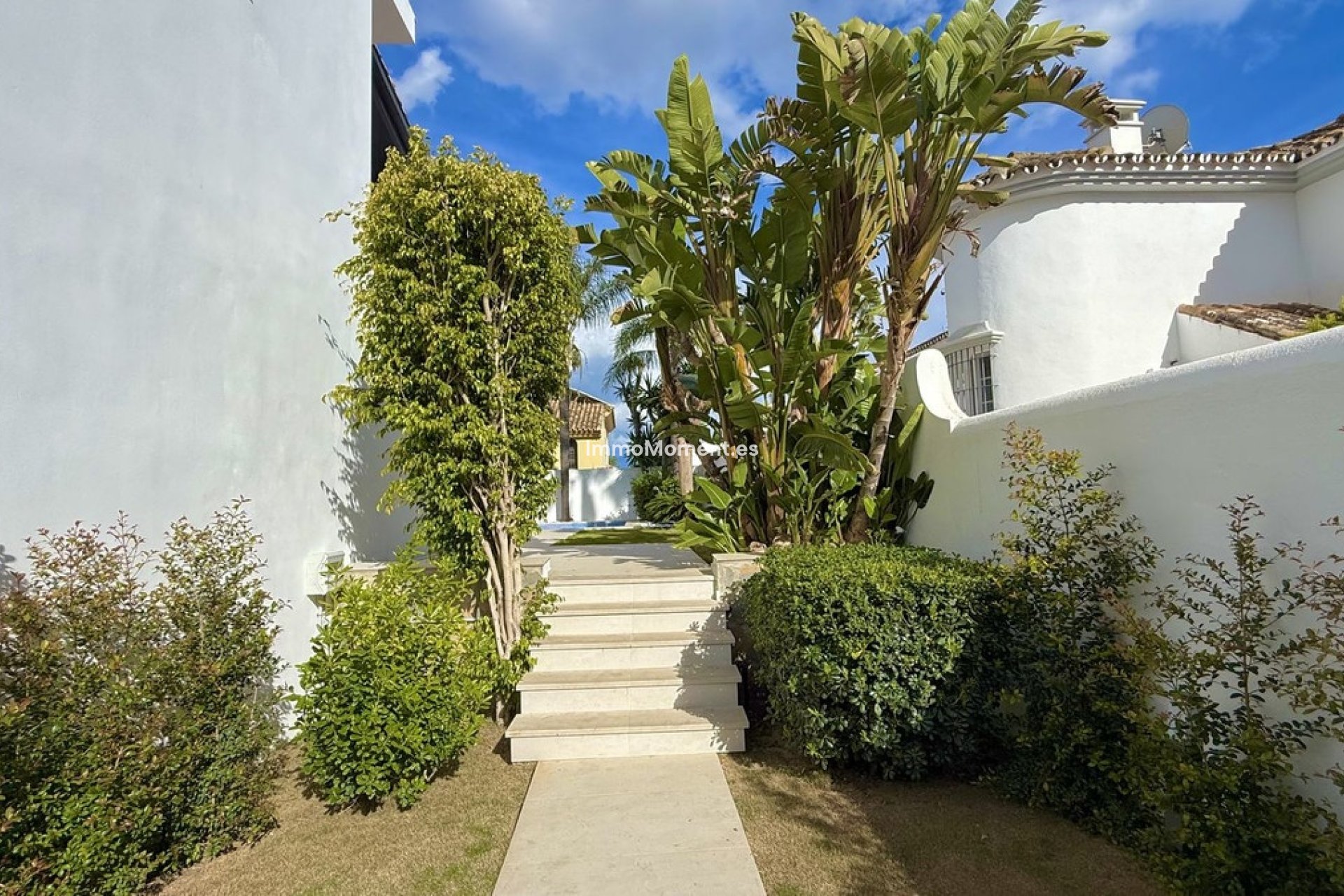 Resale - Villa - Marbella - Nueva Andalucía