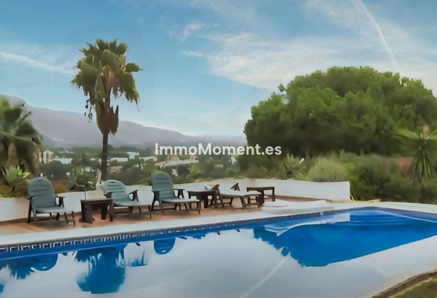 Resale - Villa - Marbella - Nueva Andalucía