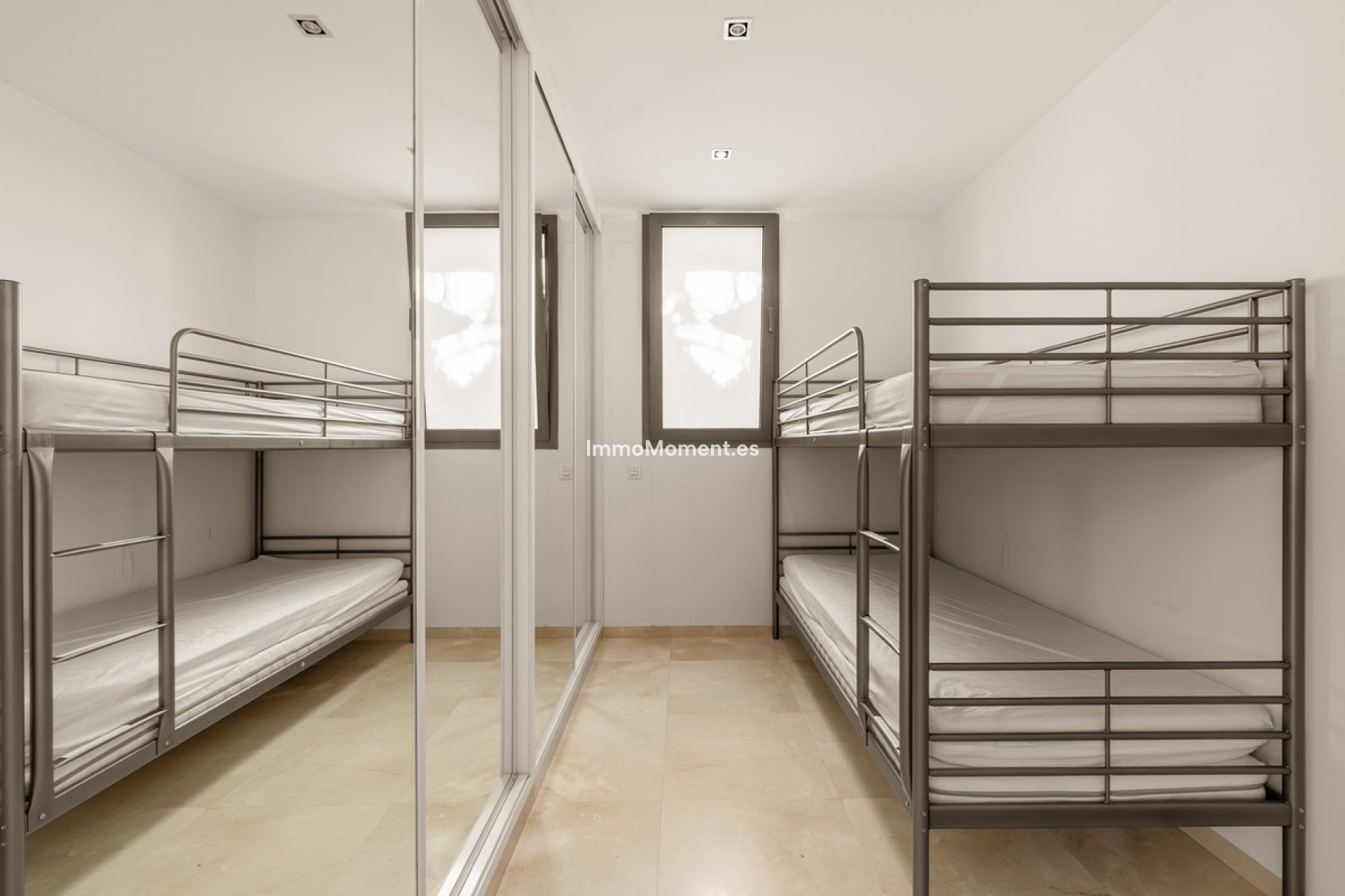 Resale - Villa - Marbella - Nueva Andalucía