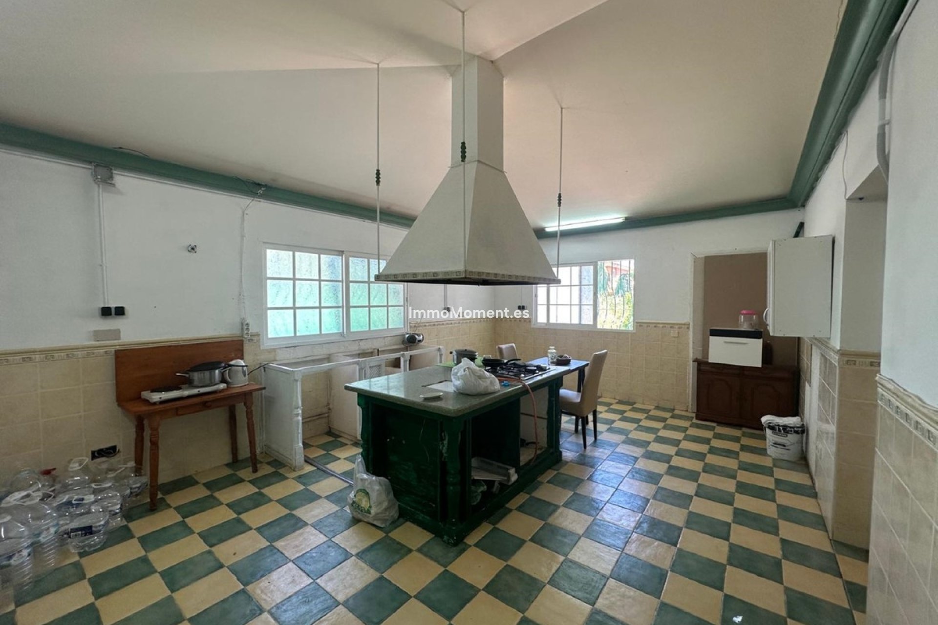 Resale - Villa - Marbella - Nueva Andalucía