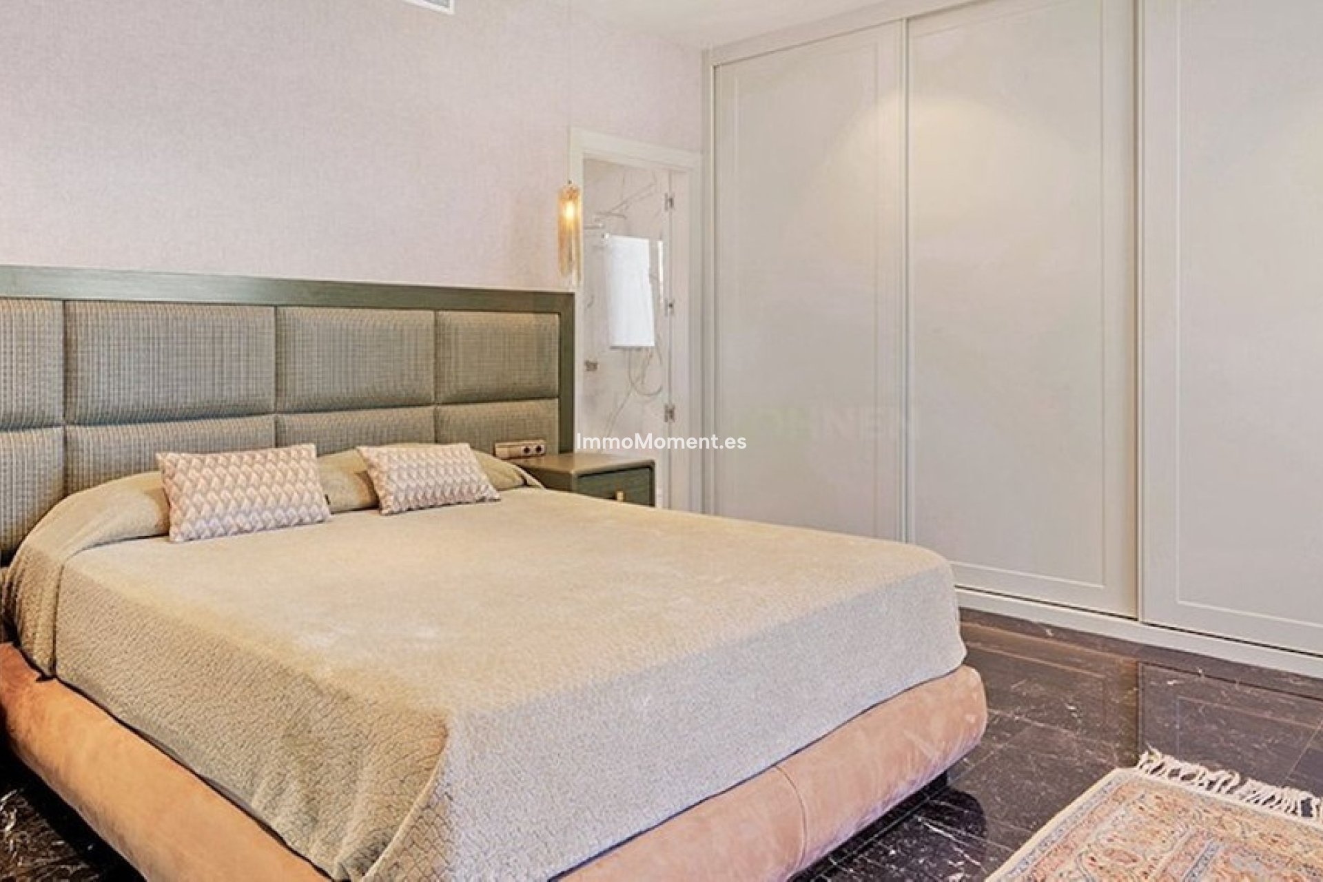 Resale - Villa - Marbella - Nueva Andalucía