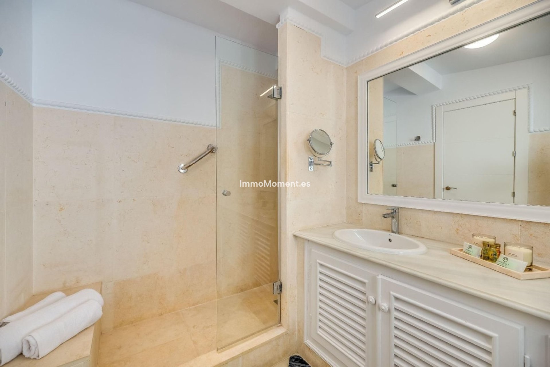 Resale - Villa - Marbella - Nueva Andalucía