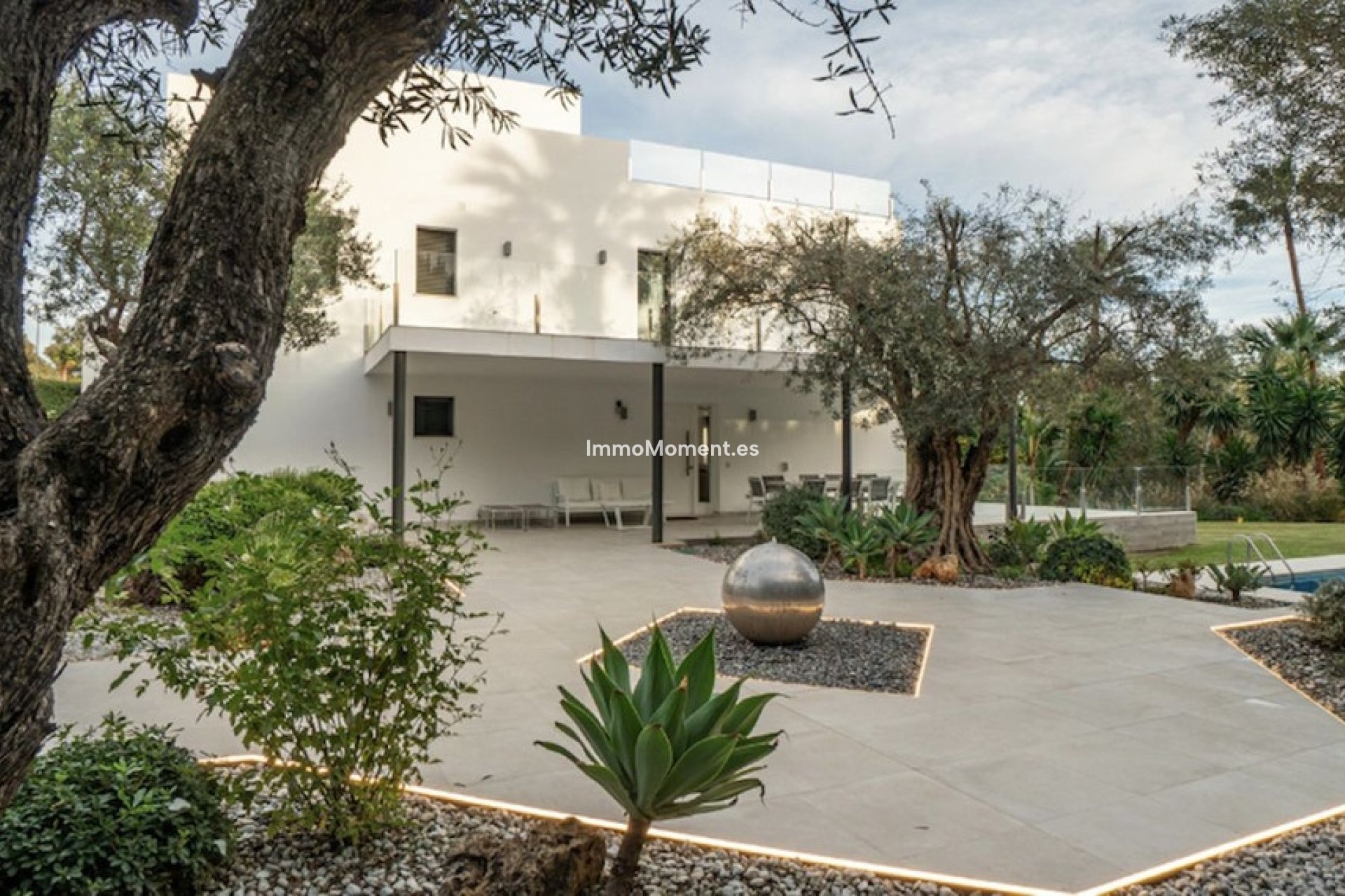 Resale - Villa - Marbella - Nueva Andalucía