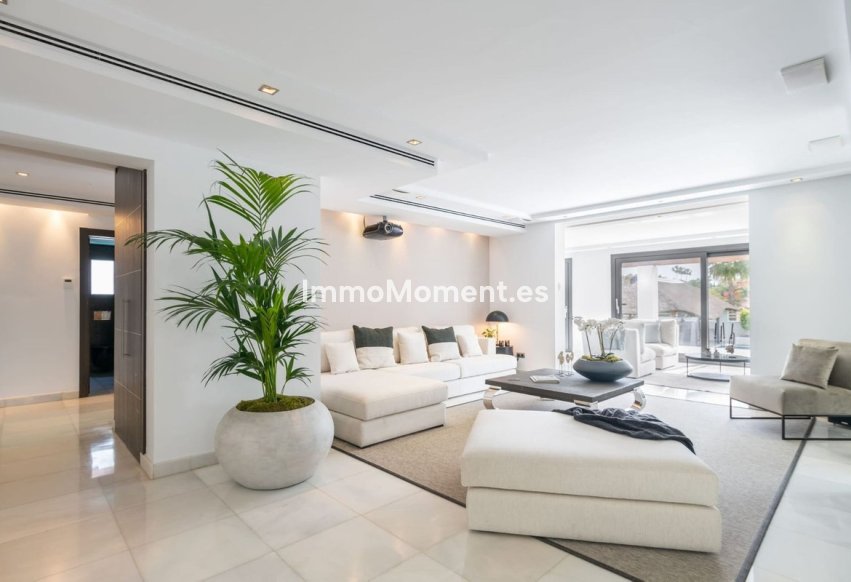 Resale - Villa - Marbella - Nueva Andalucía