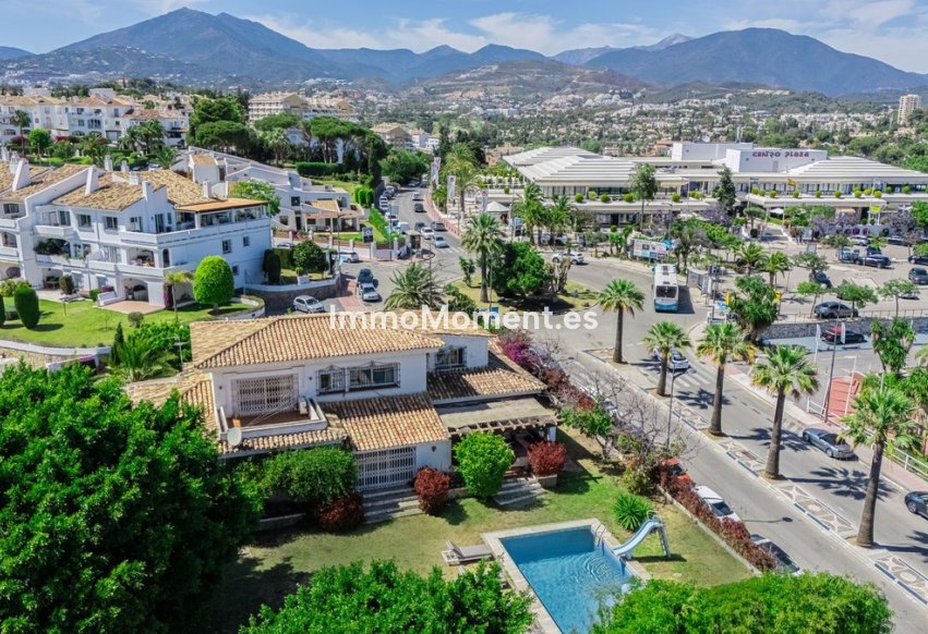 Resale - Villa - Marbella - Nueva Andalucía