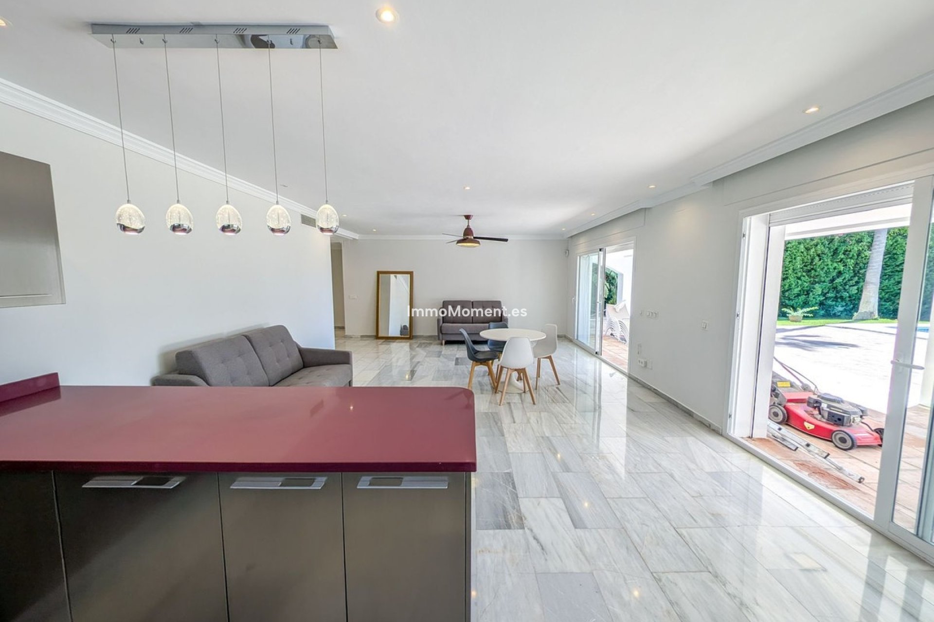 Resale - Villa - Marbella - Nueva Andalucía