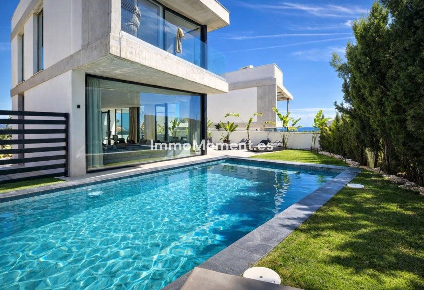 Resale - Villa - Marbella - Nueva Andalucía