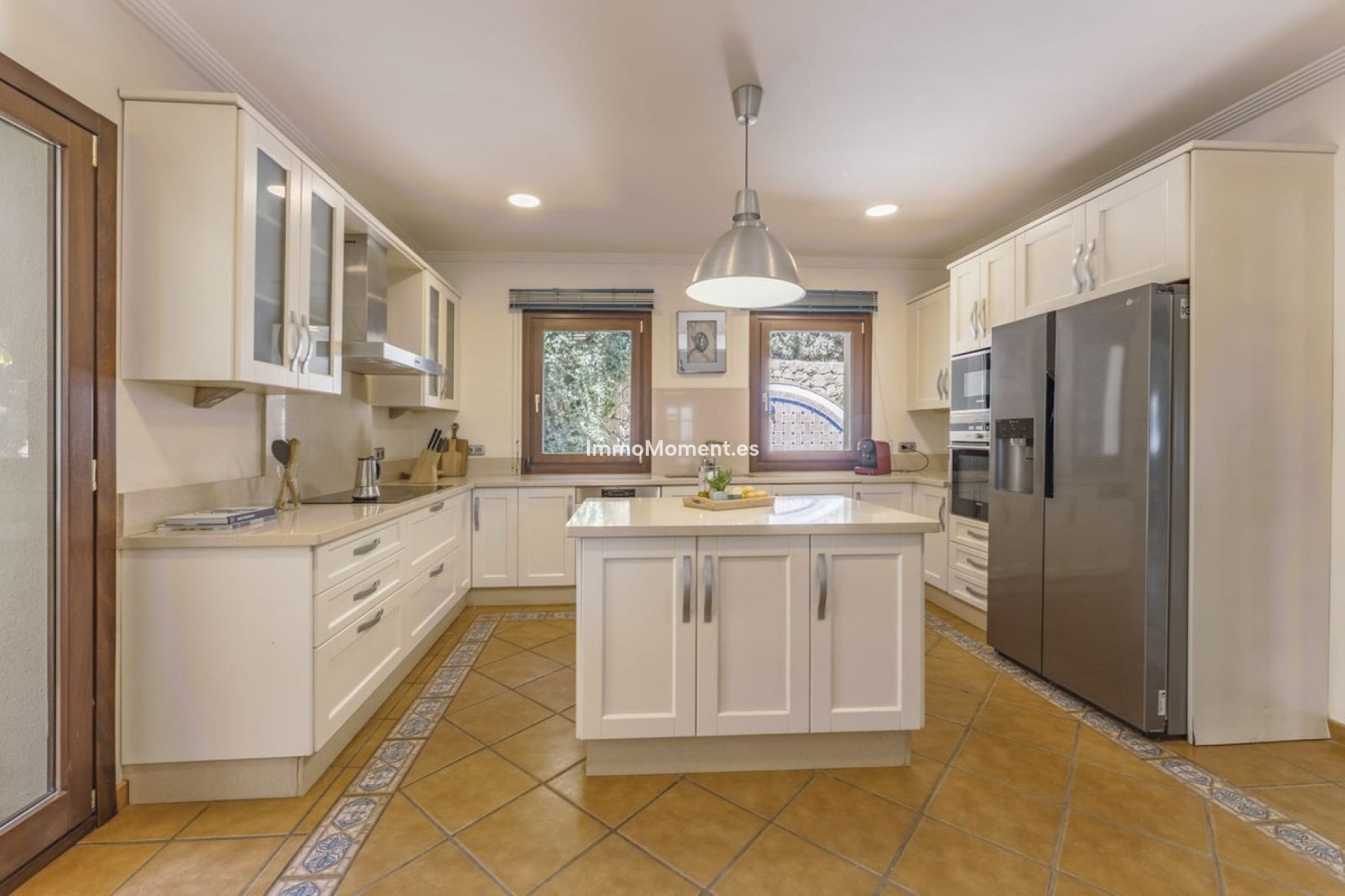 Resale - Villa - Marbella - Nueva Andalucía