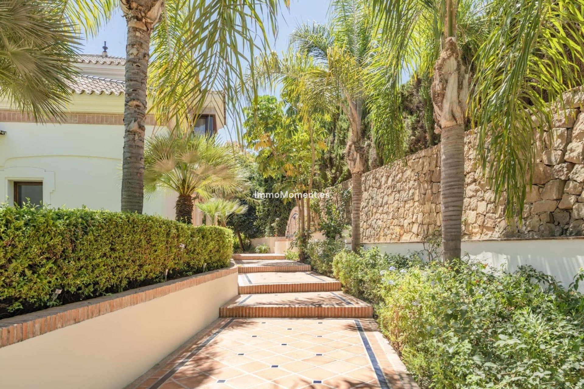 Resale - Villa - Marbella - Nueva Andalucía