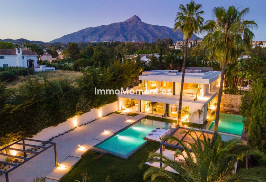 Resale - Villa - Marbella - Nueva Andalucía