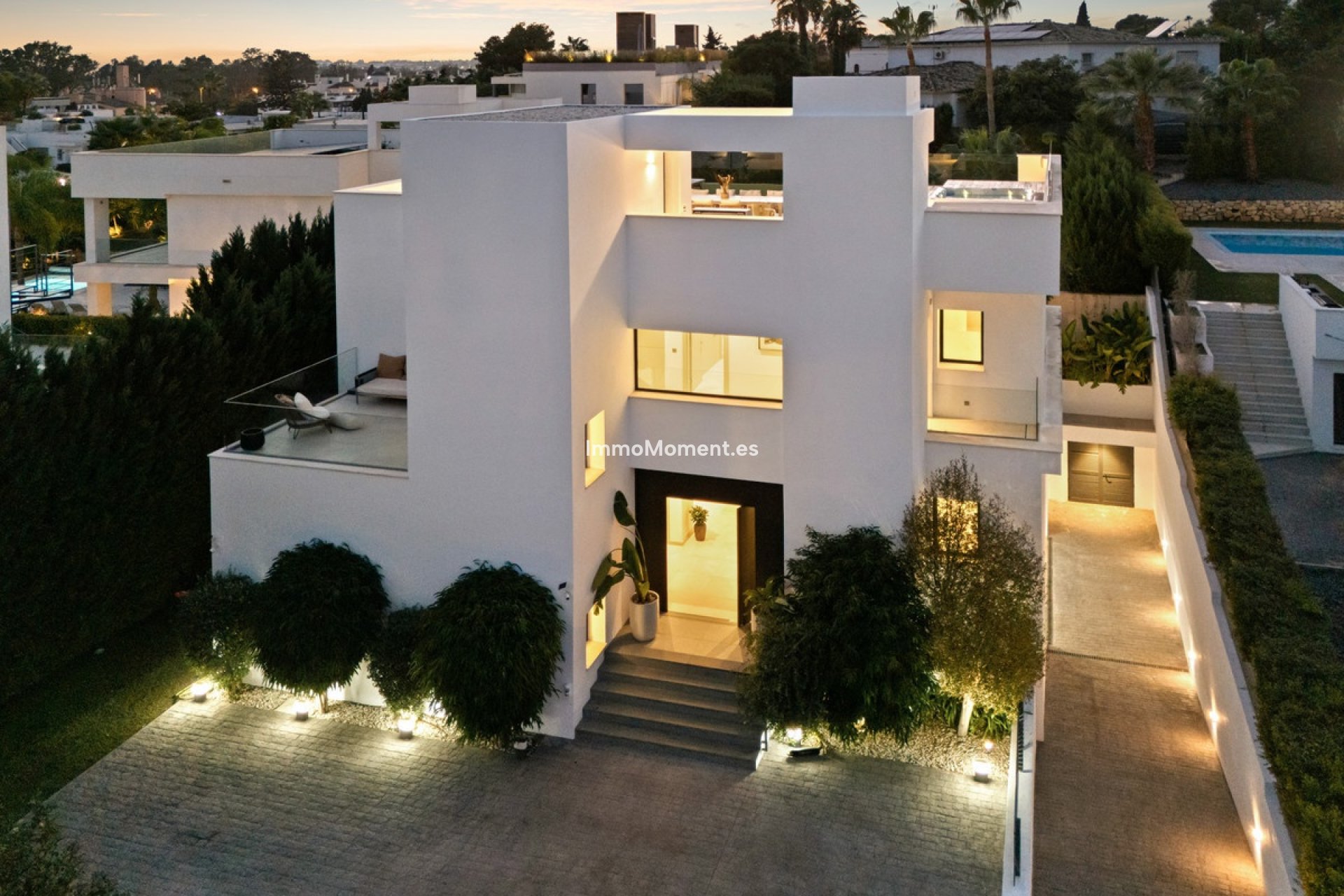 Resale - Villa - Marbella - Nueva Andalucía