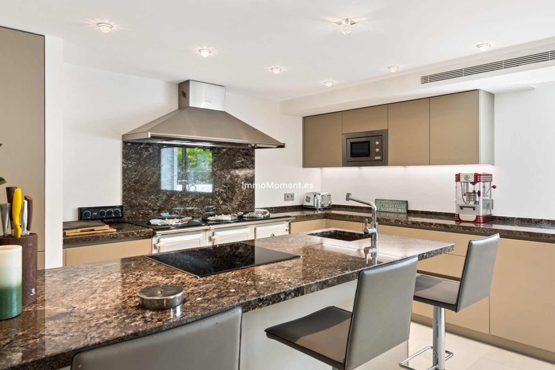 Resale - Villa - Marbella - Nueva Andalucía