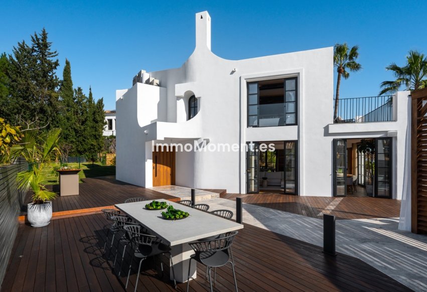 Resale - Villa - Marbella - Nueva Andalucía