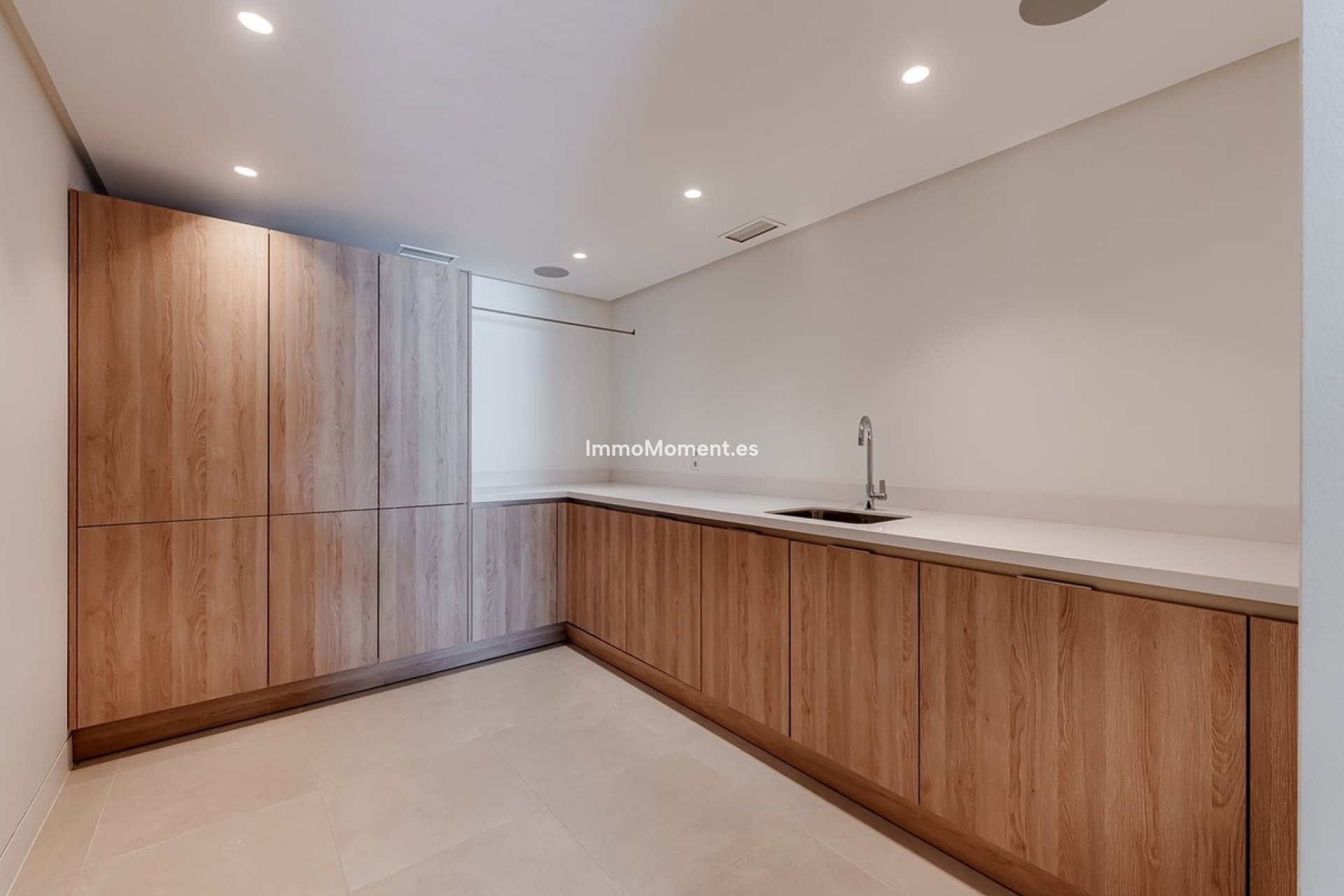 Resale - Villa - Marbella - Nueva Andalucía