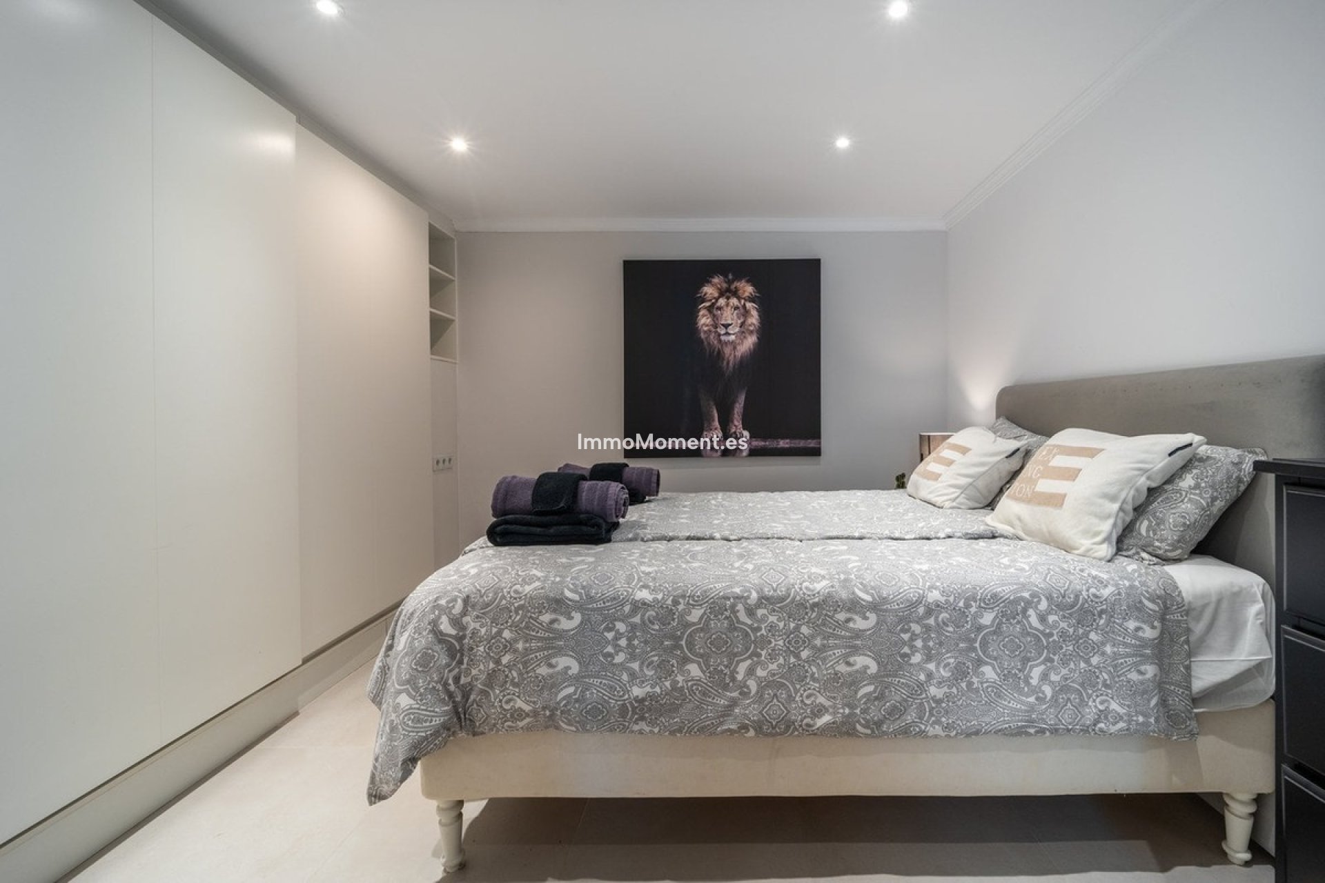 Resale - Villa - Marbella - Nueva Andalucía