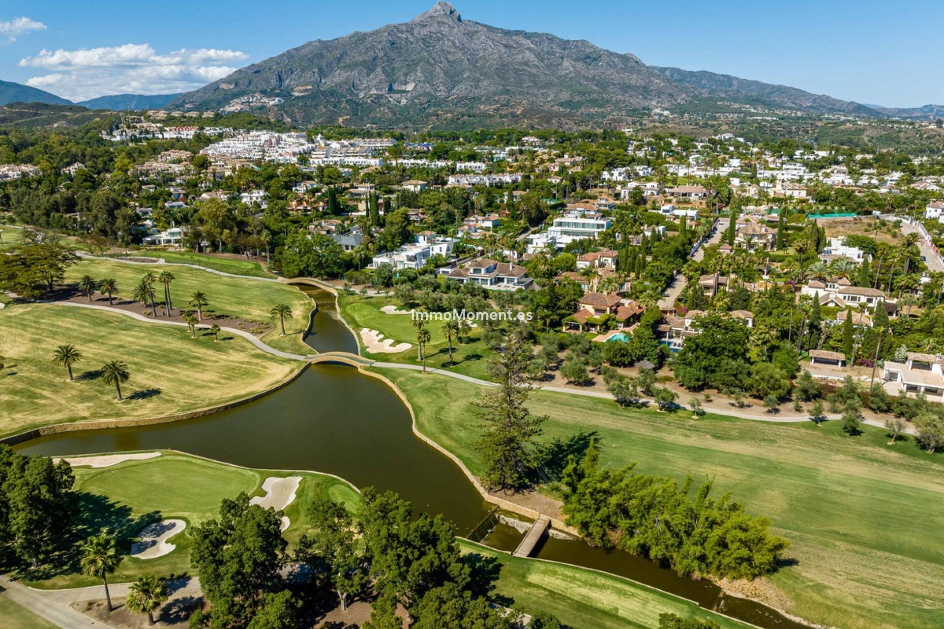 Resale - Villa - Marbella - Nueva Andalucía