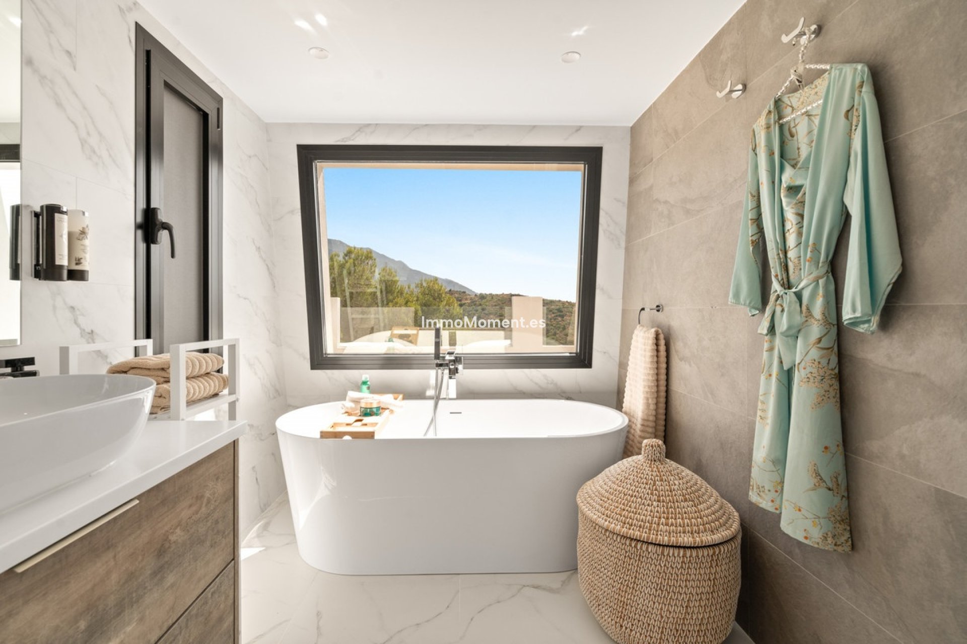 Resale - Villa - Marbella - Nueva Andalucía