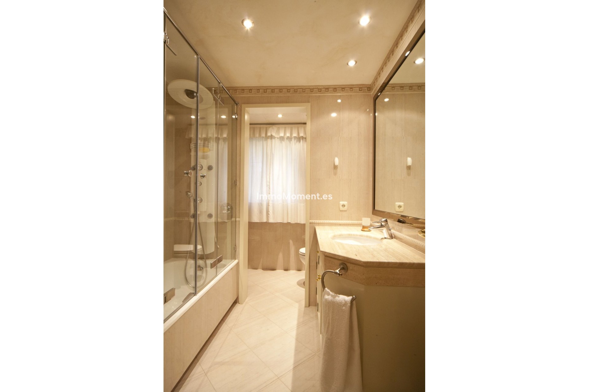 Resale - Villa - Marbella - Nueva Andalucía