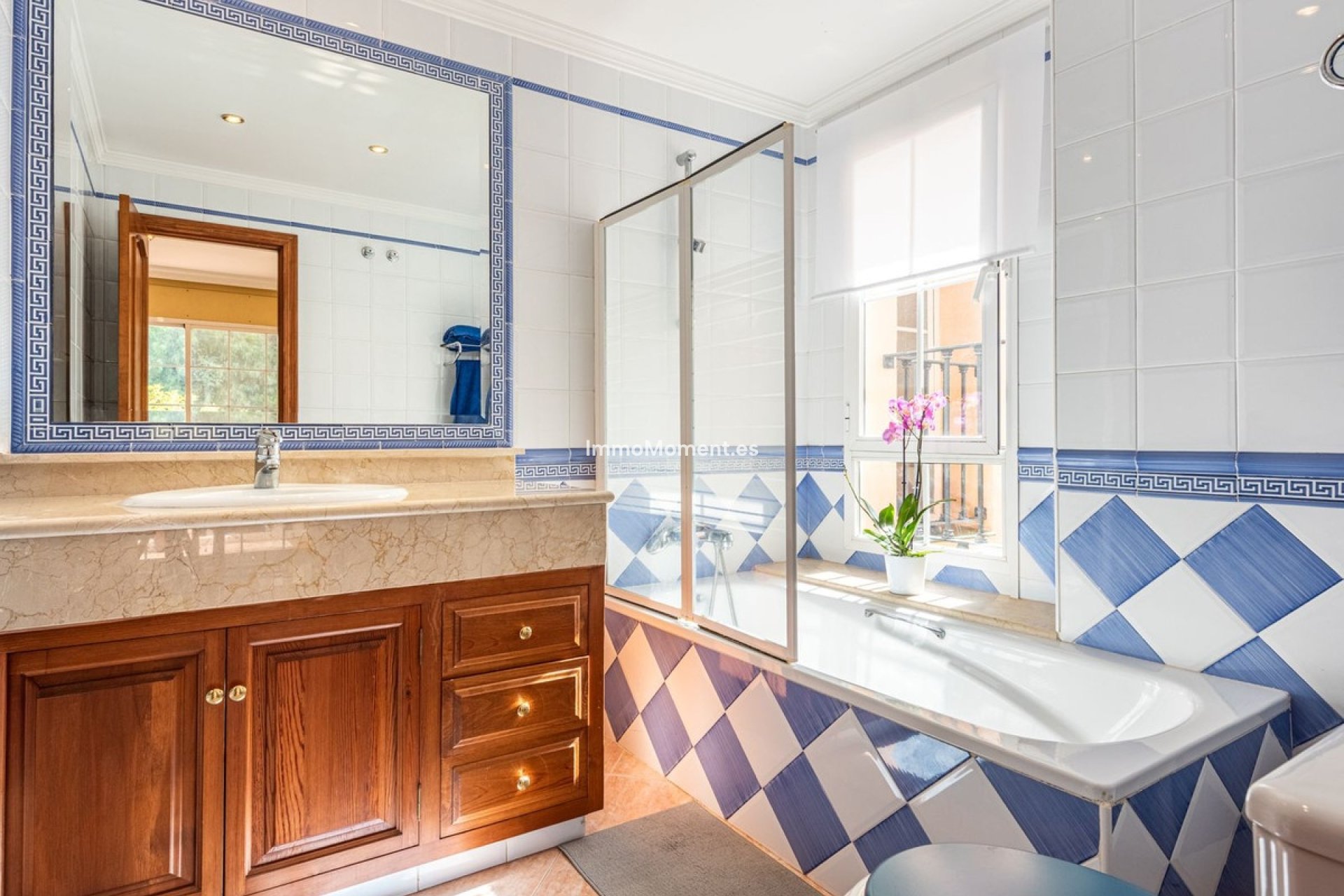 Resale - Villa - Marbella - Nueva Andalucía