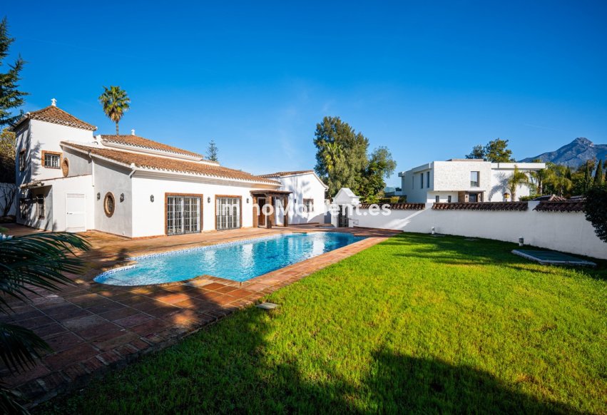 Resale - Villa - Marbella - Nueva Andalucía