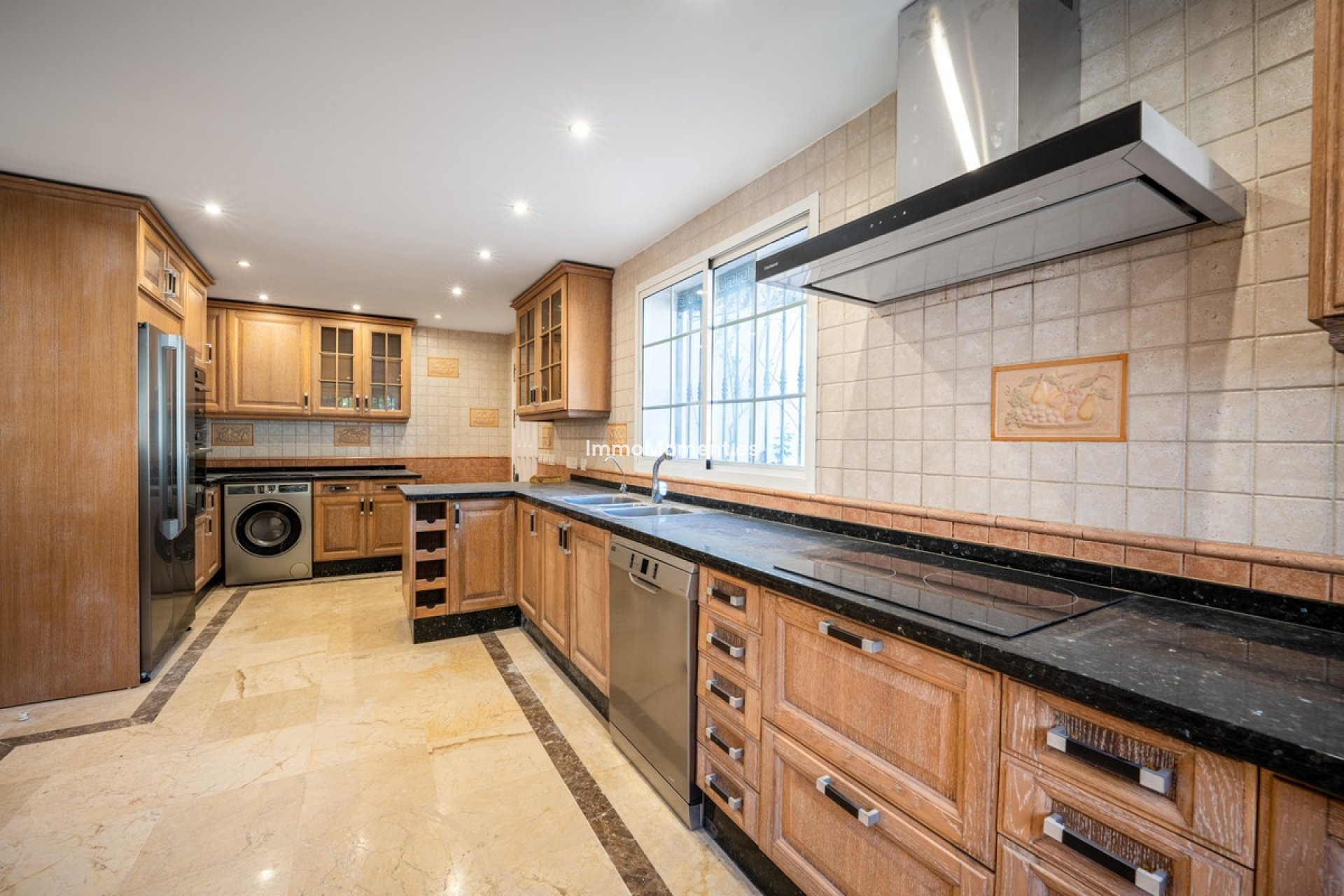 Resale - Villa - Marbella - Nueva Andalucía