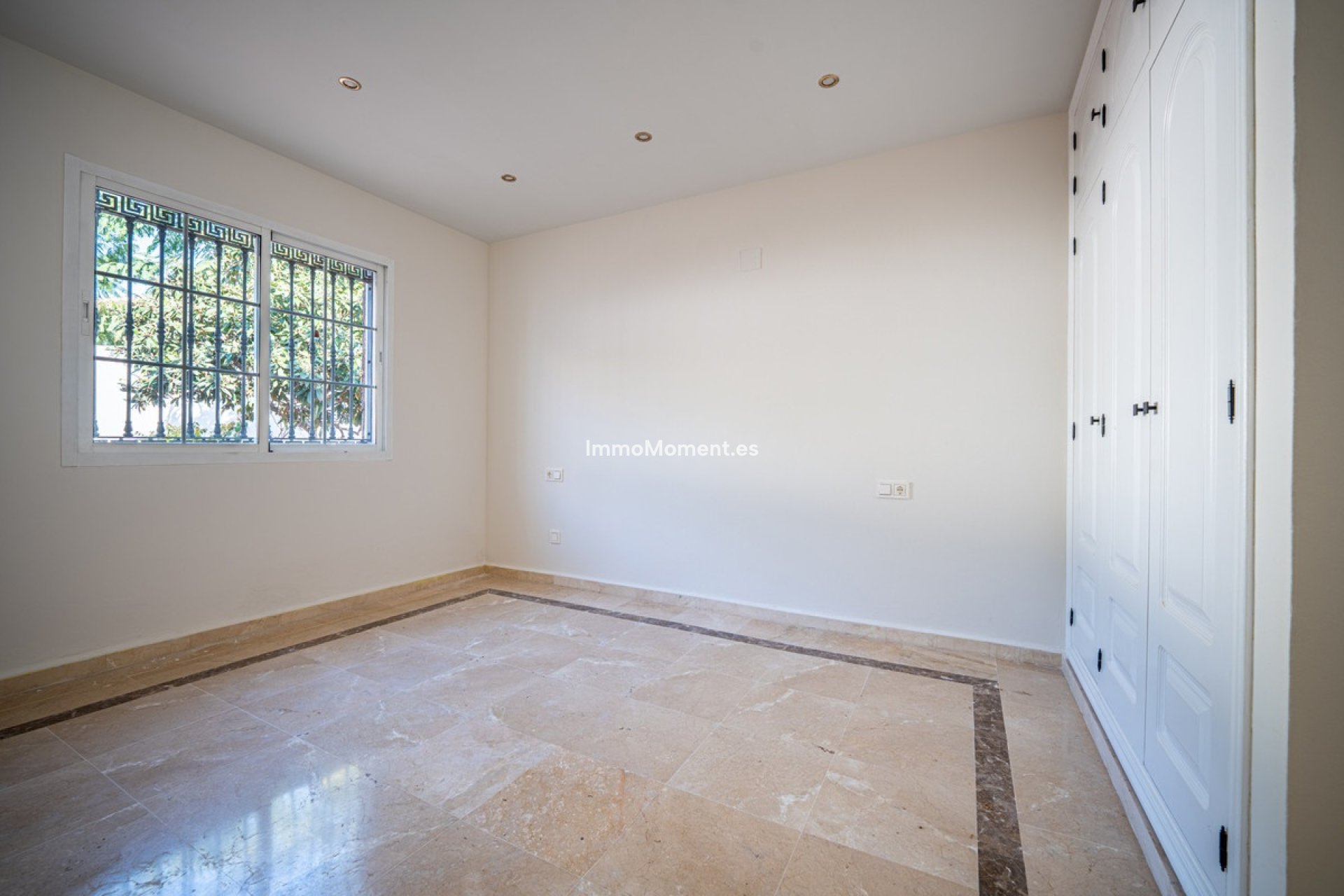 Resale - Villa - Marbella - Nueva Andalucía