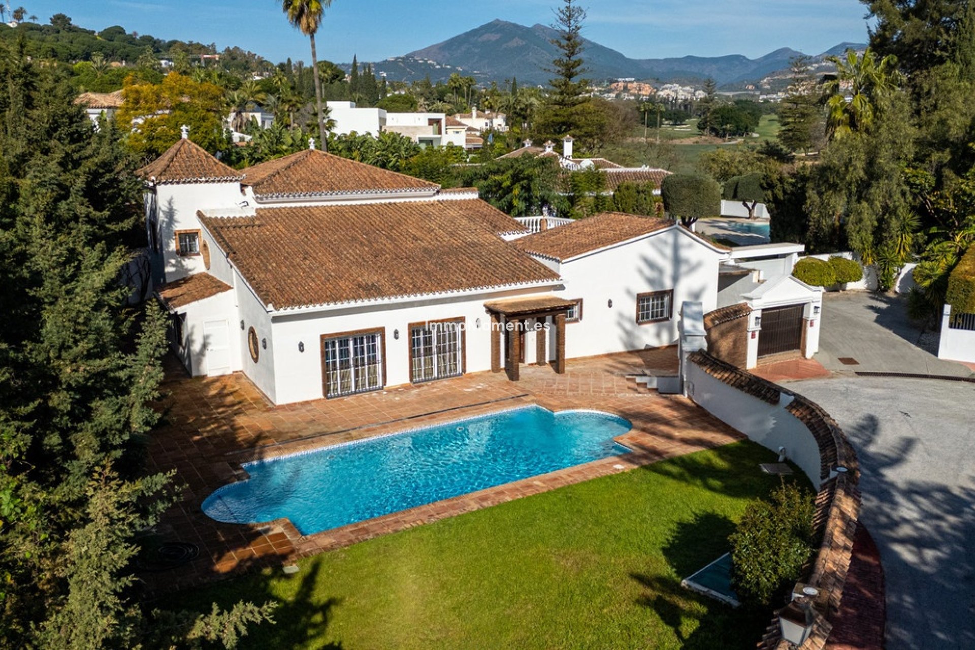Resale - Villa - Marbella - Nueva Andalucía