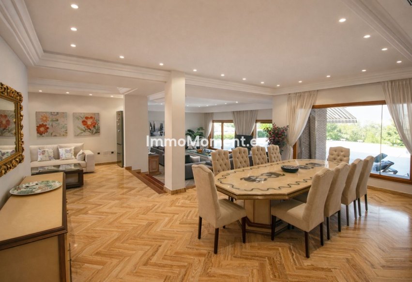 Resale - Villa - Marbella - Puerto Banús