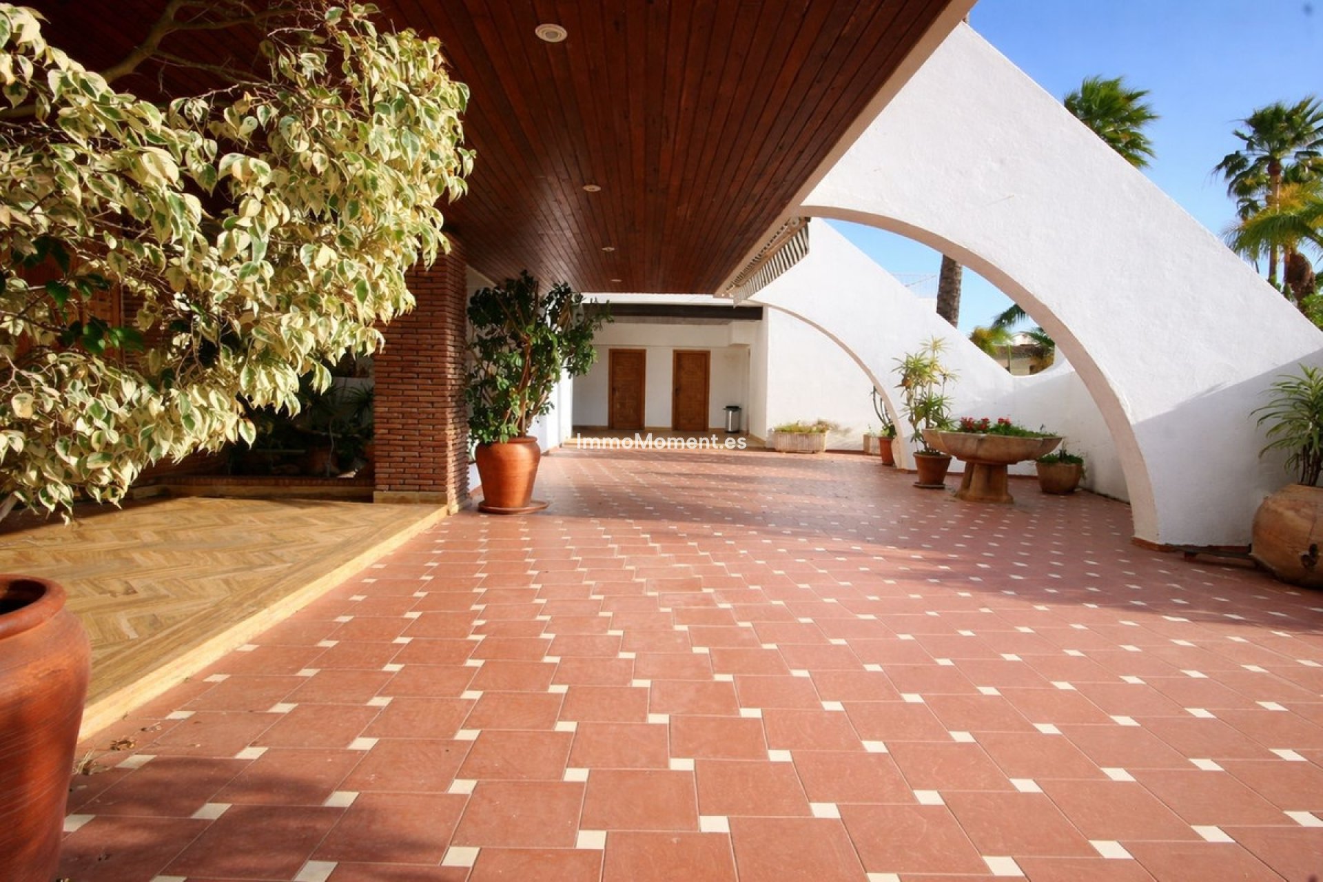 Resale - Villa - Marbella - Puerto Banús