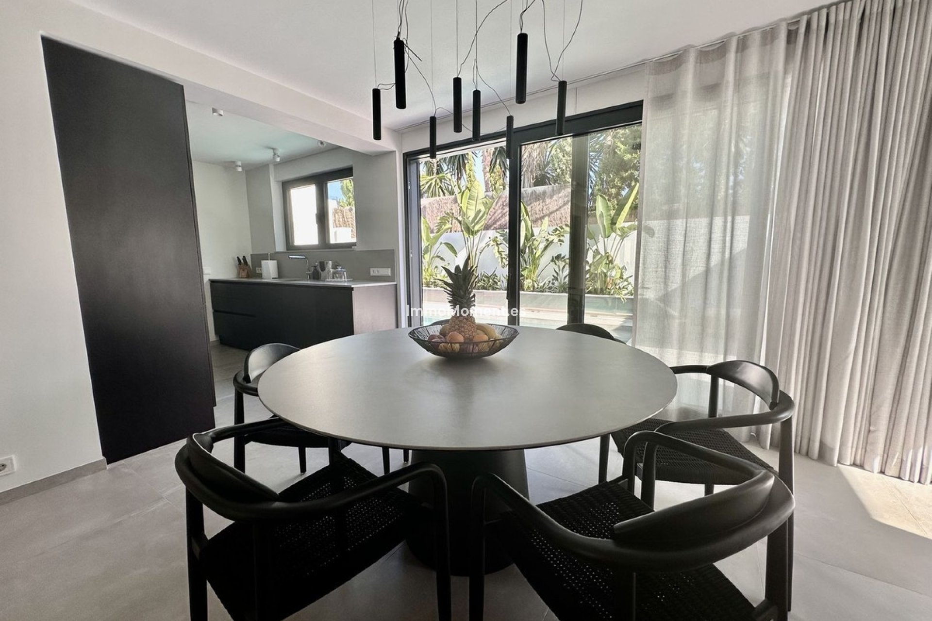 Resale - Villa - Marbella - Puerto Banús