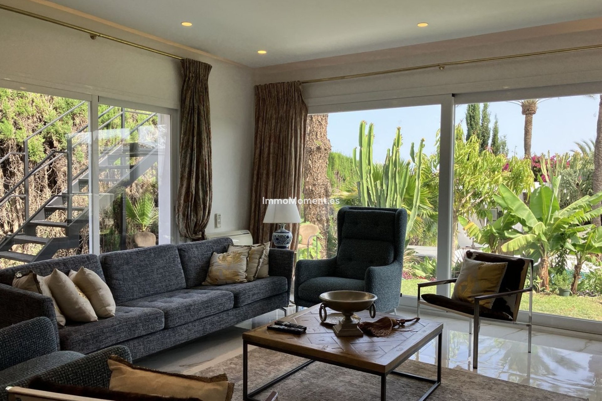 Resale - Villa - Marbella - Puerto Banús