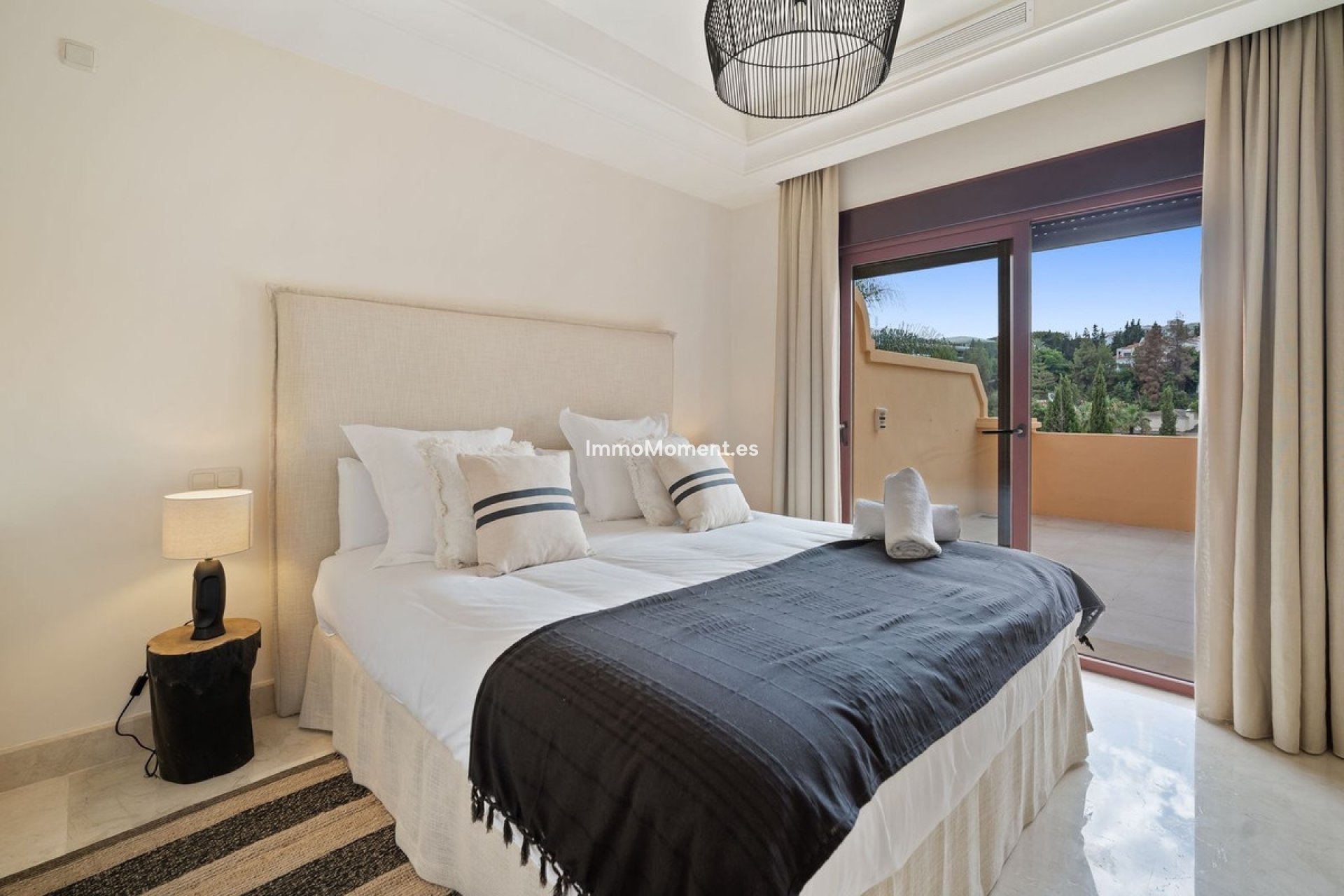 Resale - Villa - Marbella - Puerto Banús