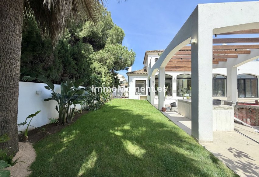 Resale - Villa - Marbella - San Pedro de Alcántara